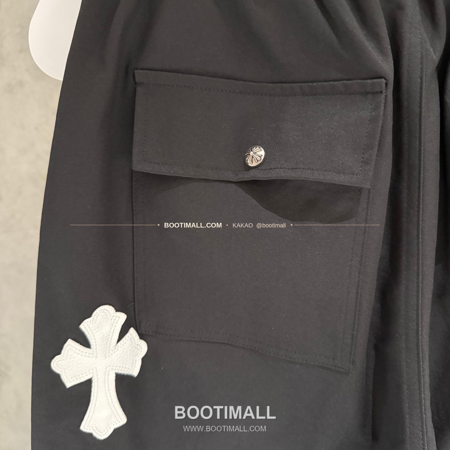 크롬하츠 헤비웨이트 멀티 크로스패치 루즈핏 블랙 카고팬츠 Chrome Hearts Heavyweight Multi Cross Patch Loose Fit Black Cargo Pants D125 6