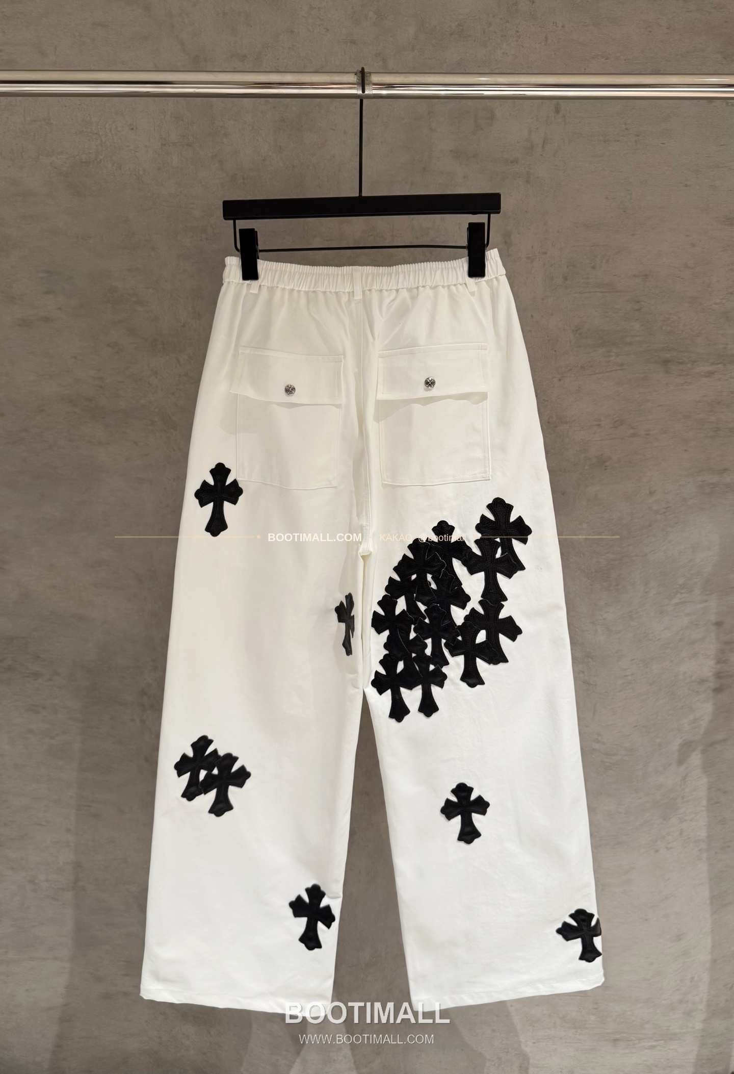크롬하츠 헤비웨이트 멀티 크로스패치 루즈핏 블랙 카고팬츠 Chrome Hearts Heavyweight Multi Cross Patch Loose Fit Black Cargo Pants D125 2