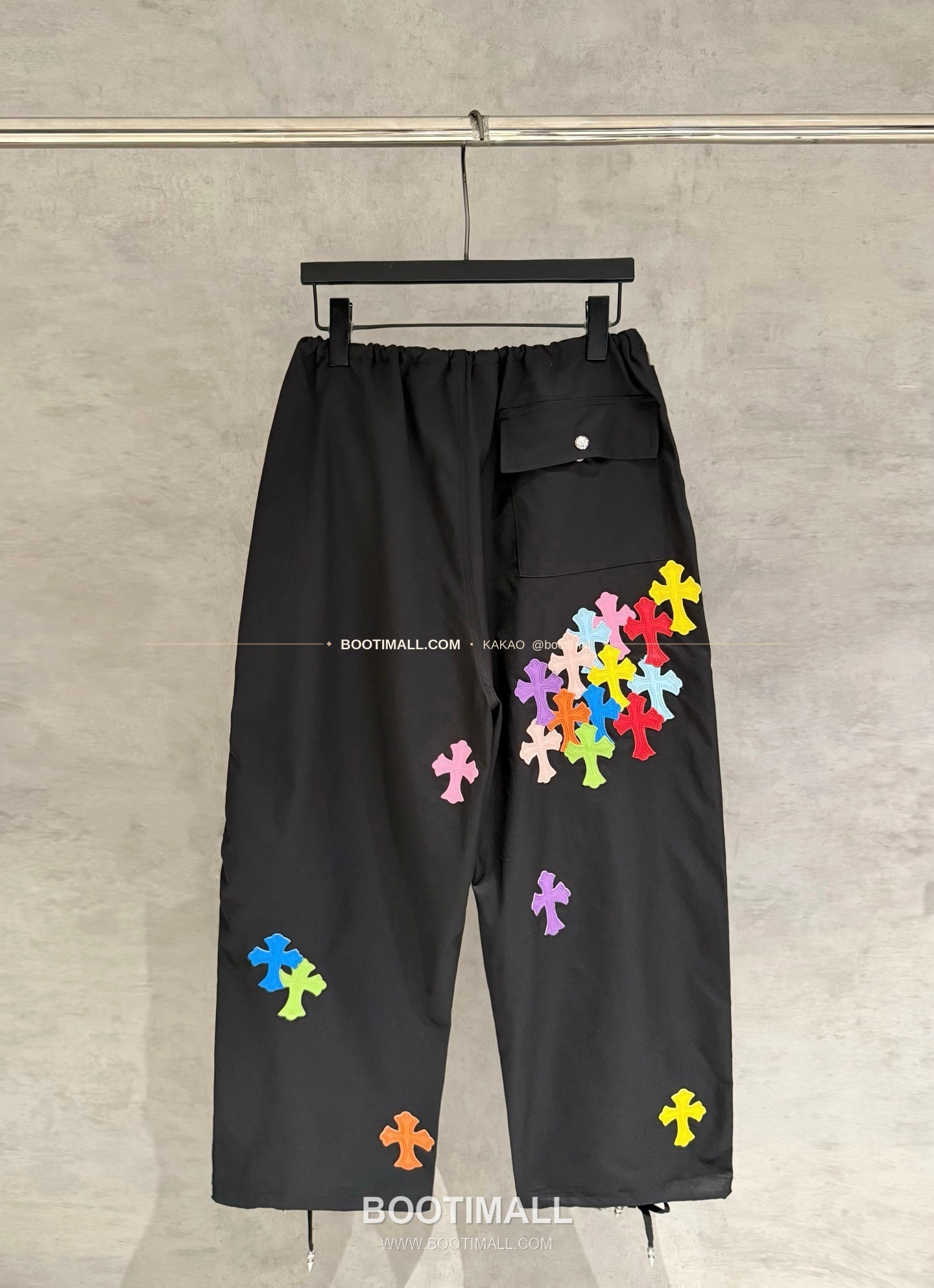 크롬하츠 헤비웨이트 멀티 크로스패치 루즈핏 카고팬츠 Chrome Hearts Heavyweight Multi Cross Patch Loose Fit Cargo Pants D222 2