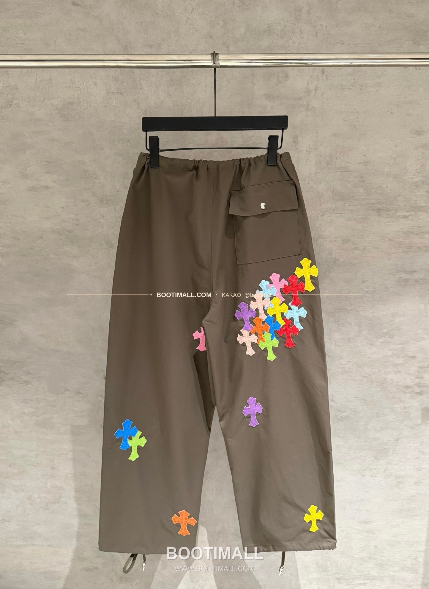 크롬하츠 헤비웨이트 멀티 크로스패치 루즈핏 카고팬츠 Chrome Hearts Heavyweight Multi Cross Patch Loose Fit Cargo Pants D222 2