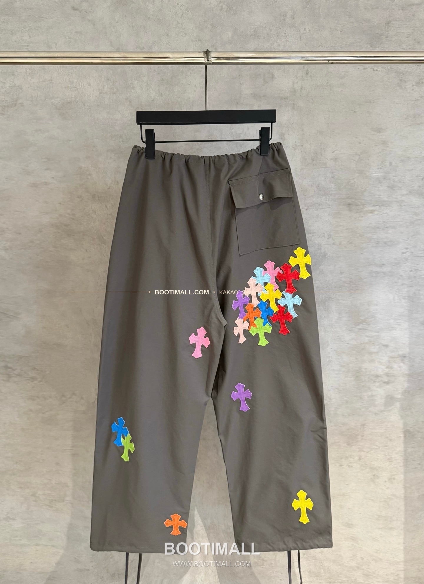 크롬하츠 헤비웨이트 멀티 크로스패치 루즈핏 카고팬츠 Chrome Hearts Heavyweight Multi Cross Patch Loose Fit Cargo Pants D222 2