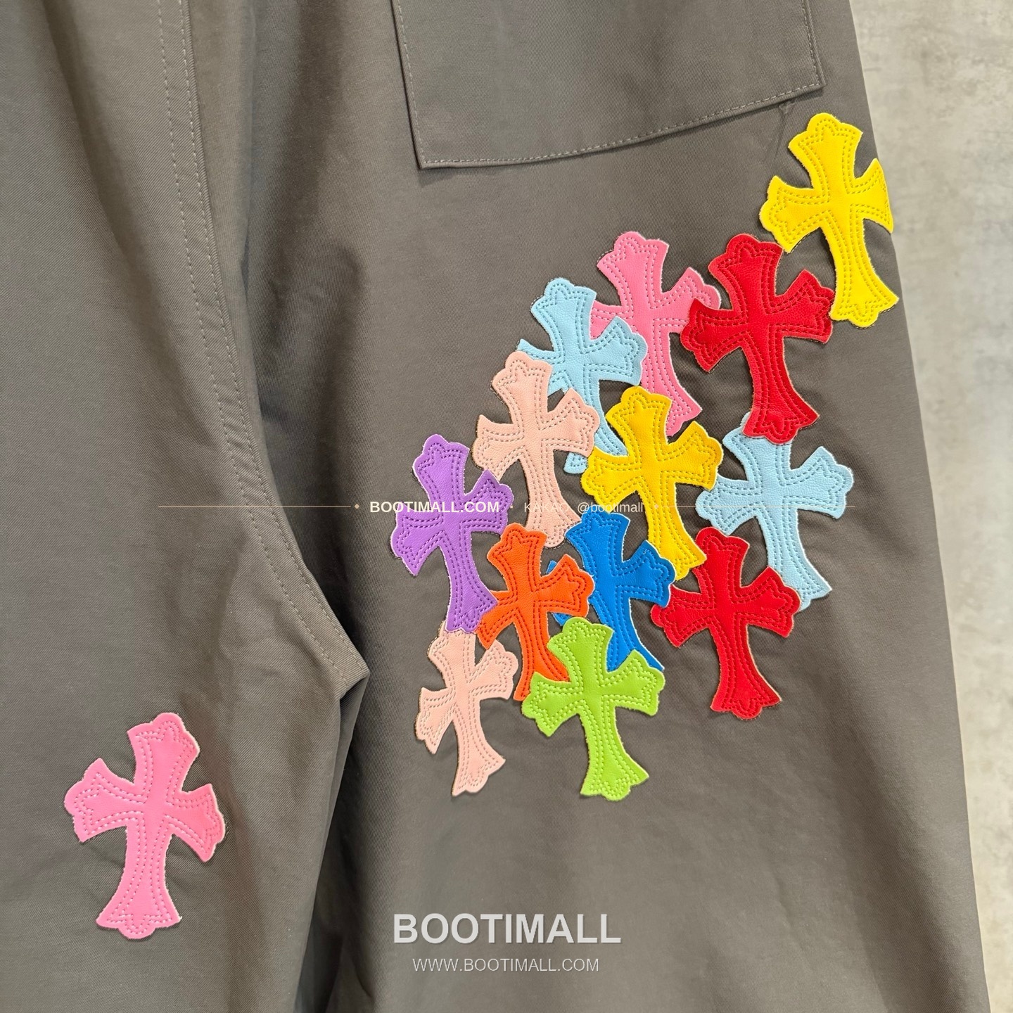 크롬하츠 헤비웨이트 멀티 크로스패치 루즈핏 카고팬츠 Chrome Hearts Heavyweight Multi Cross Patch Loose Fit Cargo Pants D222 6