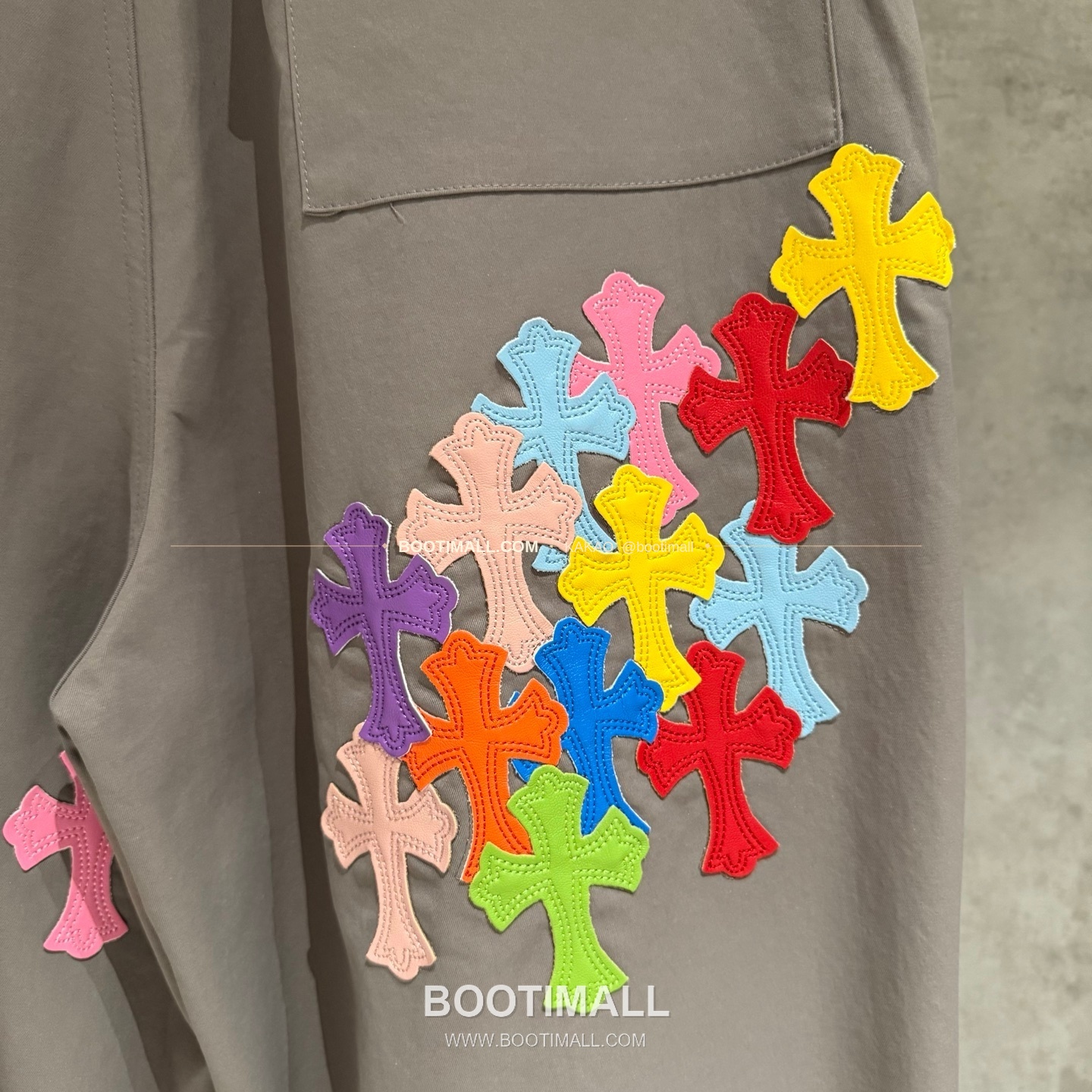 크롬하츠 헤비웨이트 멀티 크로스패치 루즈핏 카고팬츠 Chrome Hearts Heavyweight Multi Cross Patch Loose Fit Cargo Pants D222 6