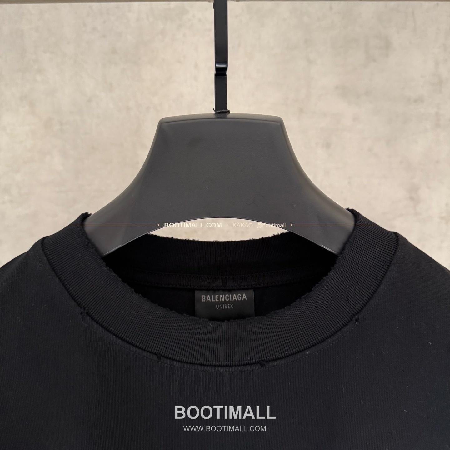 발렌시아가 2025SS 헤비코튼 자수 오버핏 블랙 반팔 티셔츠 Balenciaga 2025 SS Heavy Cotton Embroidered Oversized Black T-Shirt K223 5