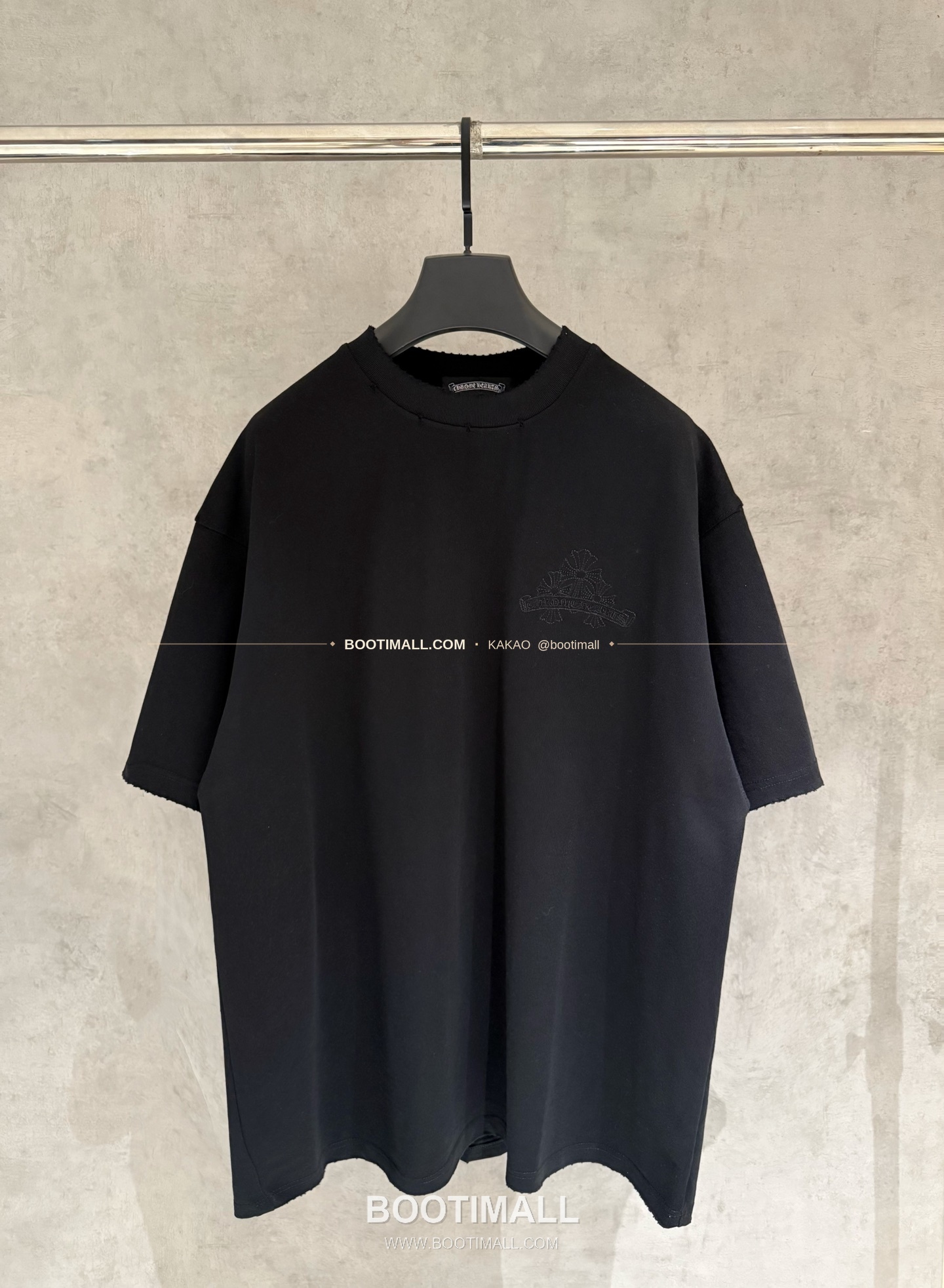 크롬하츠 헤비코튼 자수 디스트로이드 루즈핏 블랙 반팔 티셔츠 Chrome Hearts Heavy Cotton Embroidered Distressed Loose Fit Black T-Shirt K213 1