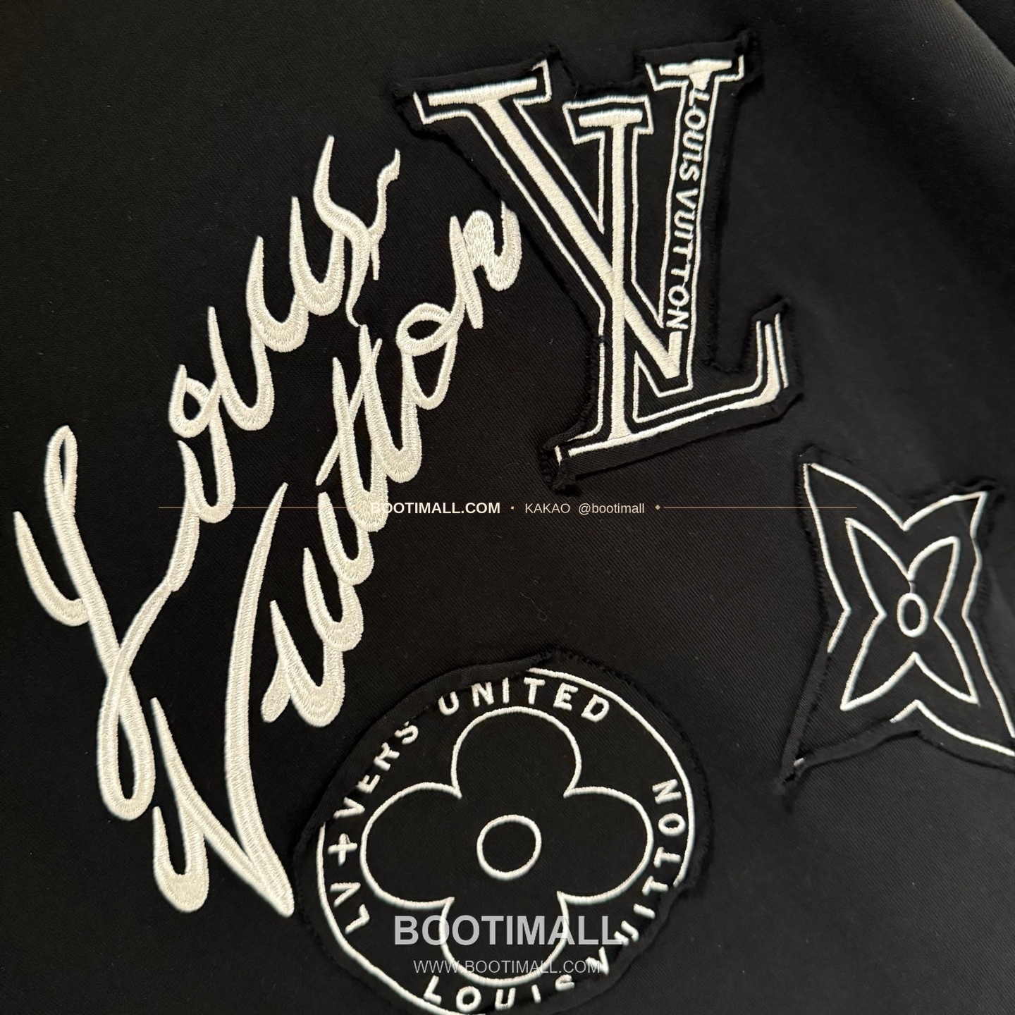 루이비통 2026SS 헤비코튼 입체자수 아플리케 루즈핏 블랙 반팔 티셔츠 Louis Vuitton 2026 SS Heavy Cotton Embroidered Applique Loose Fit Black T-Shirt K168 7