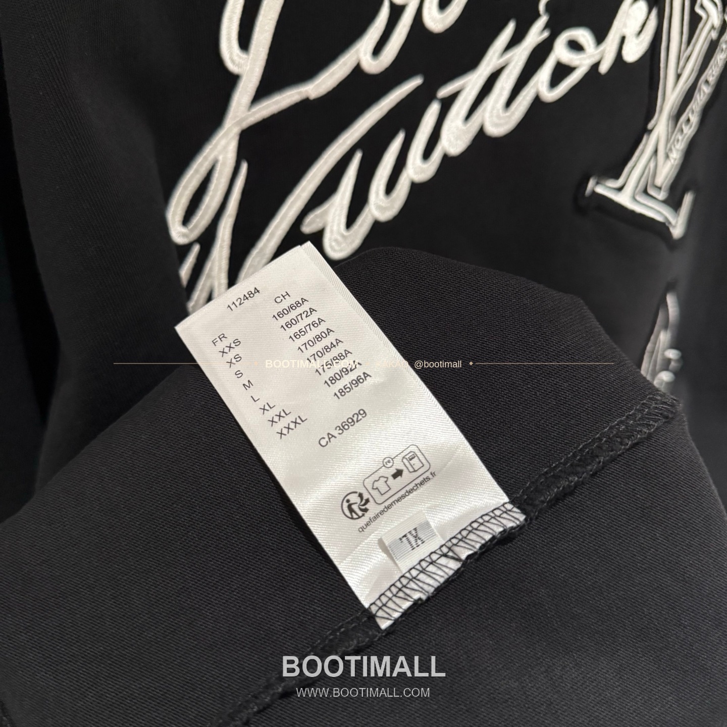 루이비통 2026SS 헤비코튼 입체자수 아플리케 루즈핏 블랙 반팔 티셔츠 Louis Vuitton 2026 SS Heavy Cotton Embroidered Applique Loose Fit Black T-Shirt K168 8