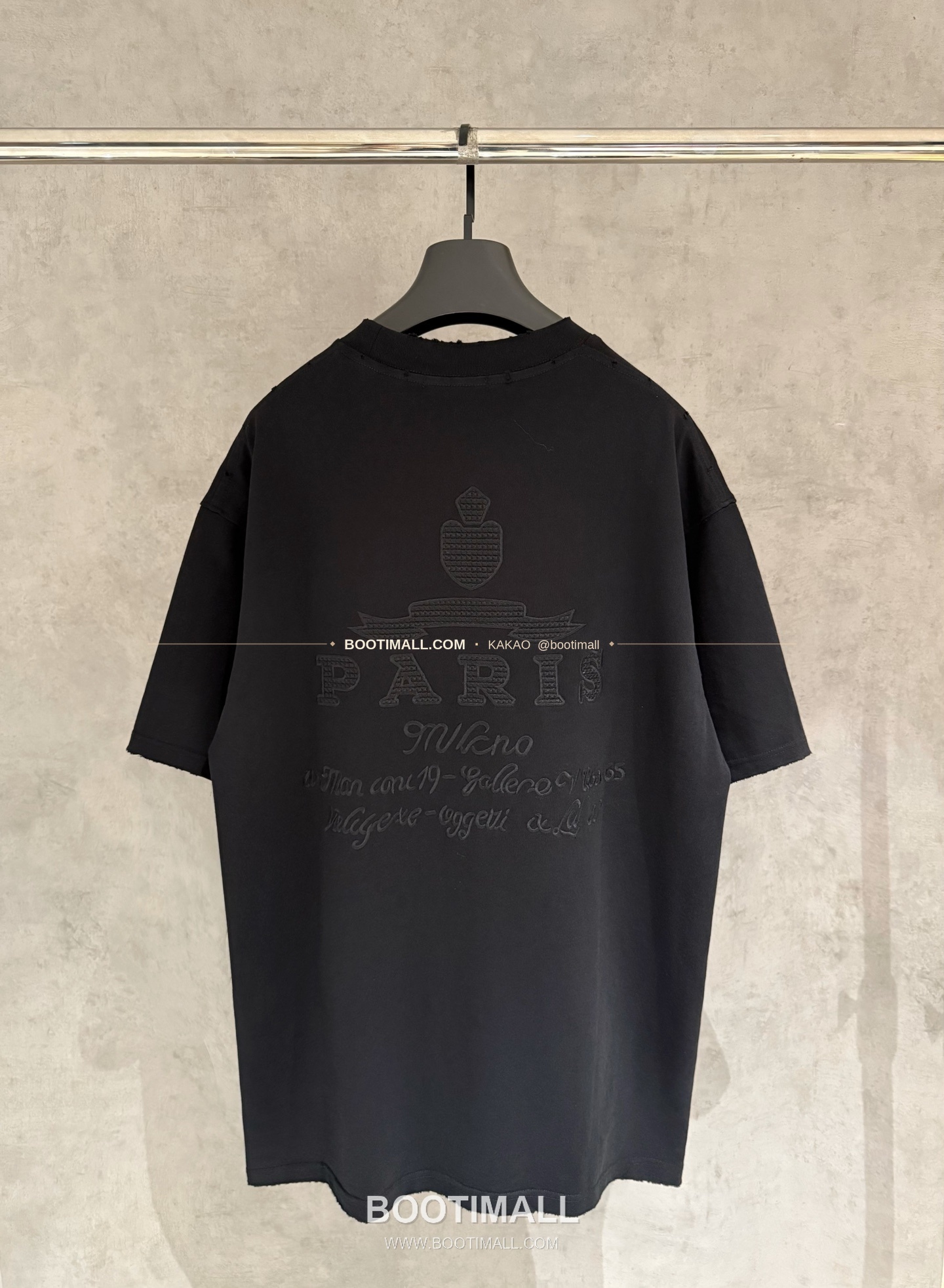 프라다 2026SS 헤비코튼 입체자수 아플리케 루즈핏 블랙 반팔 티셔츠 Prada 2026 SS Heavy Cotton Embroidered Applique Loose Fit Black T-Shirt K211 2