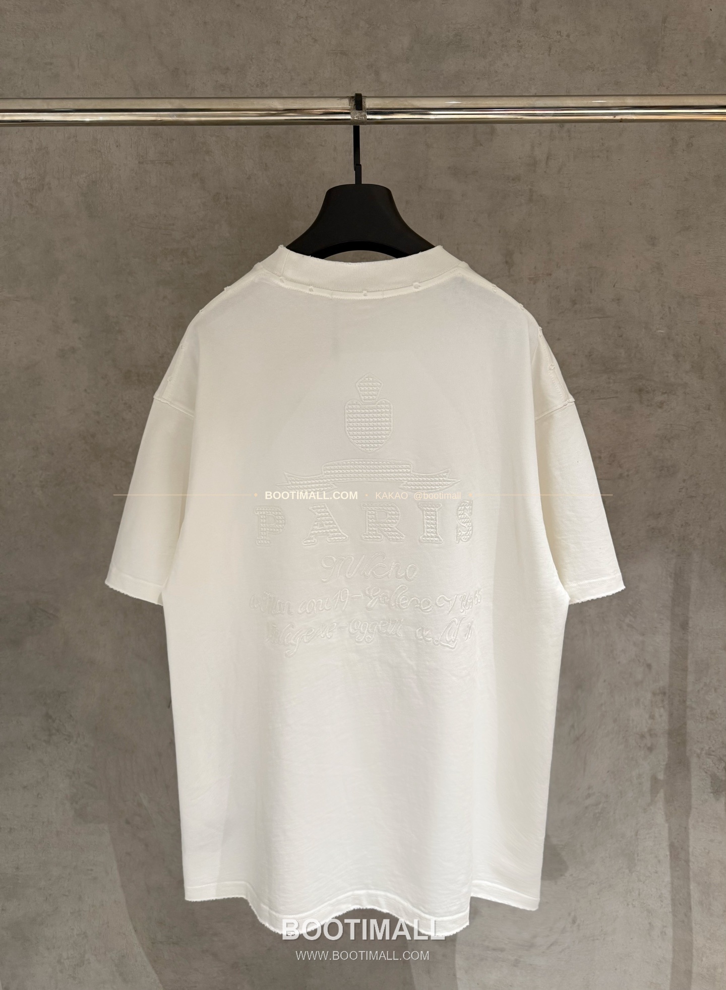 프라다 2026SS 헤비코튼 입체자수 아플리케 루즈핏 블랙 반팔 티셔츠 Prada 2026 SS Heavy Cotton Embroidered Applique Loose Fit Black T-Shirt K211 2