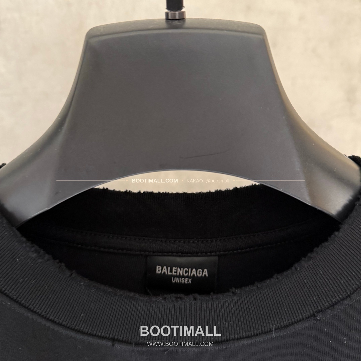 발렌시아가 2025SS 헤비코튼 자수 루즈핏 블랙 반팔 티셔츠 Balenciaga 2025 SS Heavy Cotton Embroidered Loose Fit Black T-Shirt K174 5