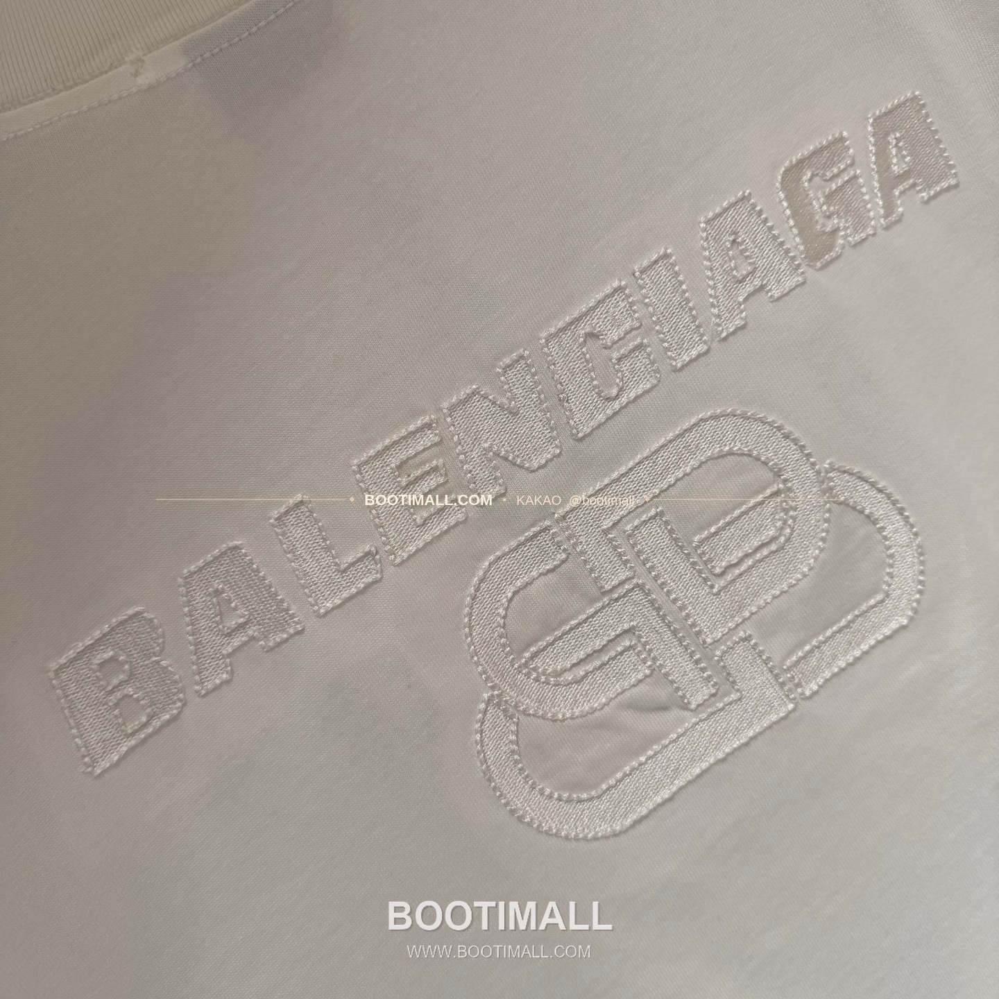 발렌시아가 2025SS 헤비코튼 자수 루즈핏 블랙 반팔 티셔츠 Balenciaga 2025 SS Heavy Cotton Embroidered Loose Fit Black T-Shirt K174 7