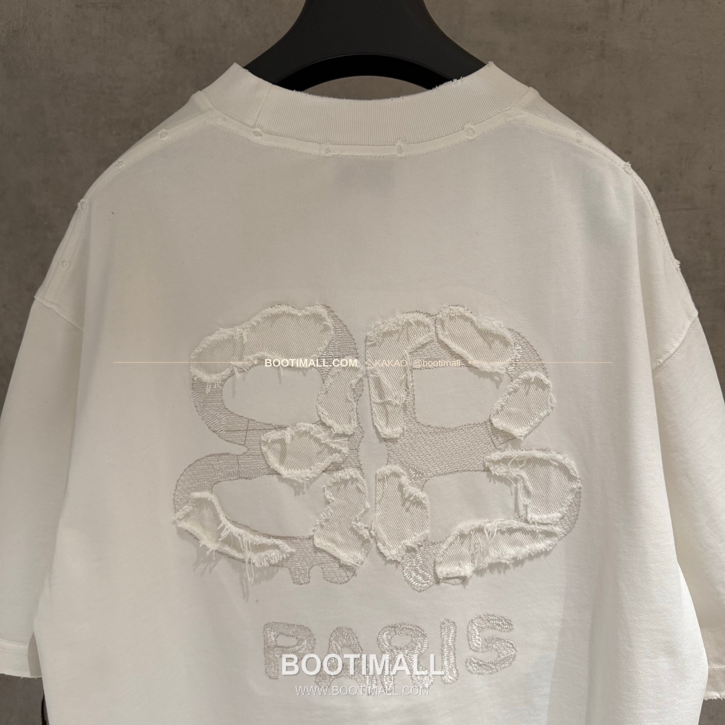 발렌시아가 2025SS 헤비코튼 자수 루즈핏 블랙 반팔 티셔츠 Balenciaga 2025 SS Heavy Cotton Embroidered Loose Fit Black T-Shirt K170 4