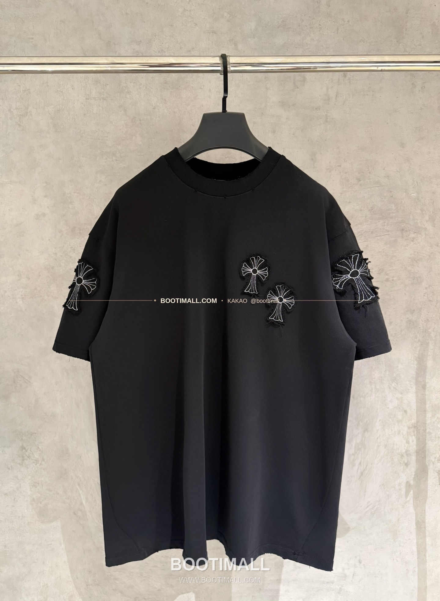 크롬하츠 헤비코튼 자수 디스트로이드 루즈핏 블랙 반팔 티셔츠 Chrome Hearts Heavy Cotton Embroidered Distressed Loose Fit Black T-Shirt K200 1