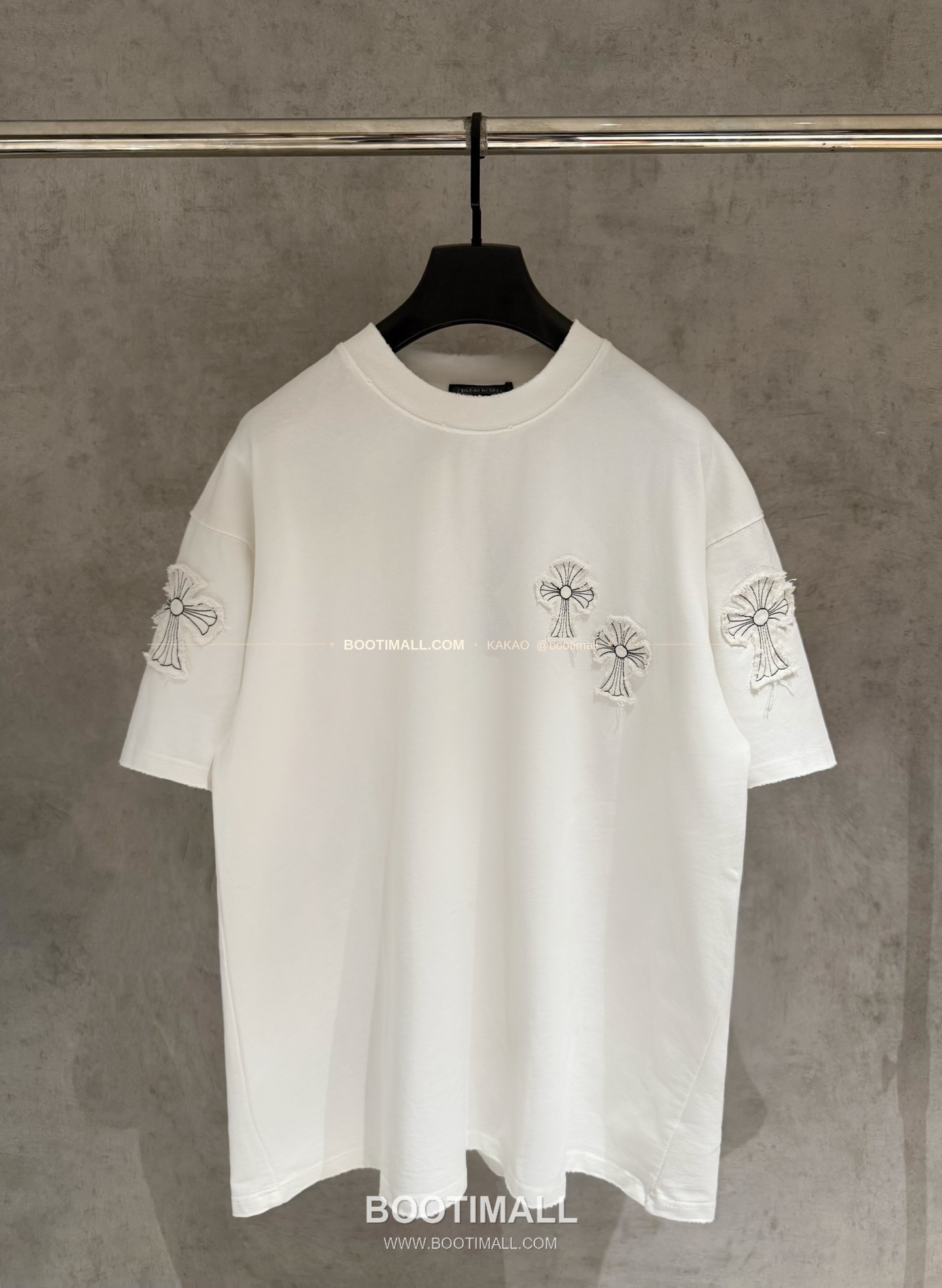 크롬하츠 헤비코튼 자수 디스트로이드 루즈핏 블랙 반팔 티셔츠 Chrome Hearts Heavy Cotton Embroidered Distressed Loose Fit Black T-Shirt K200 1