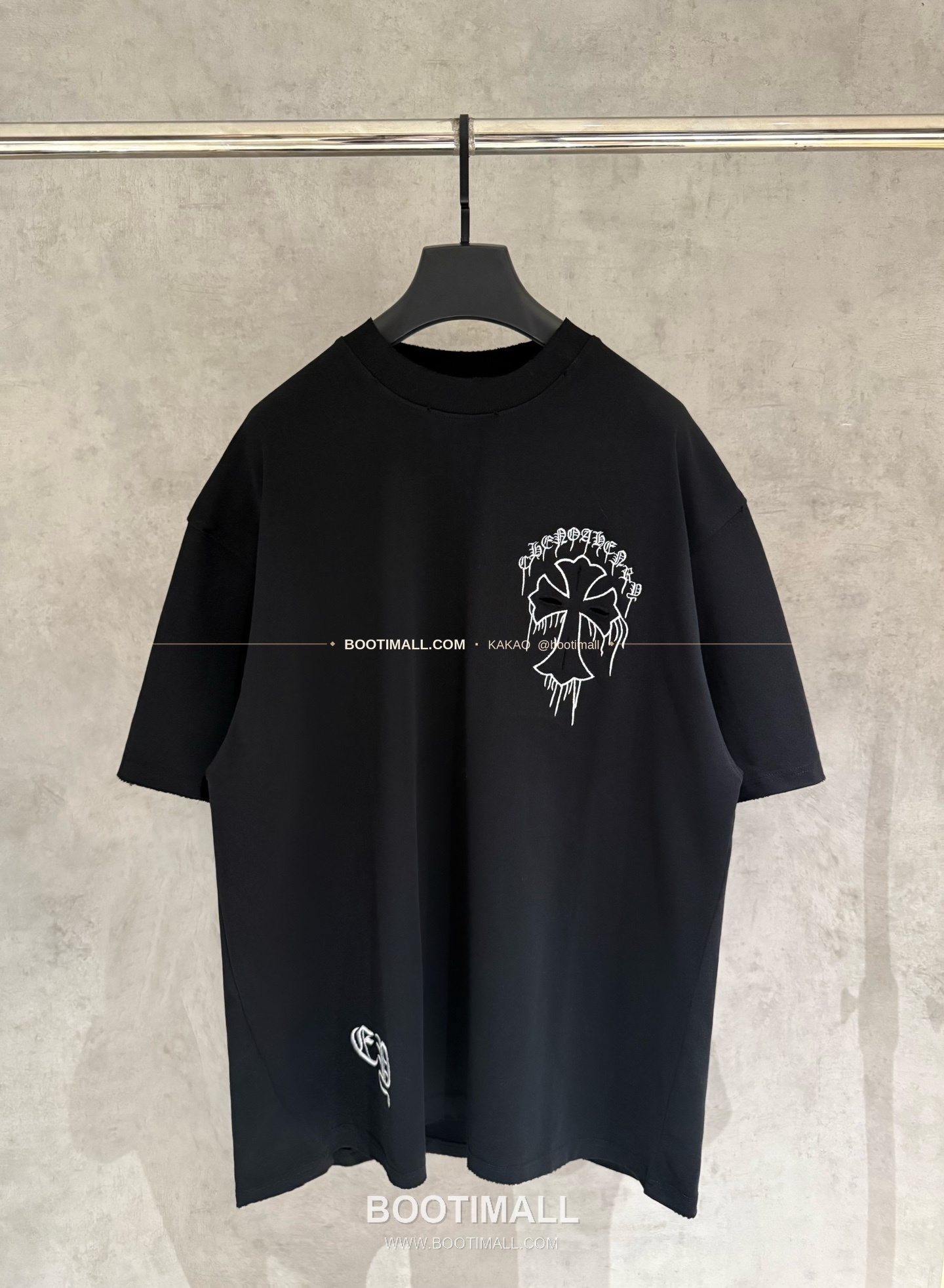 크롬하츠 헤비코튼 자수 디스트로이드 루즈핏 블랙 반팔 티셔츠 Chrome Hearts Heavy Cotton Embroidered Distressed Loose Fit Black T-Shirt K210 1