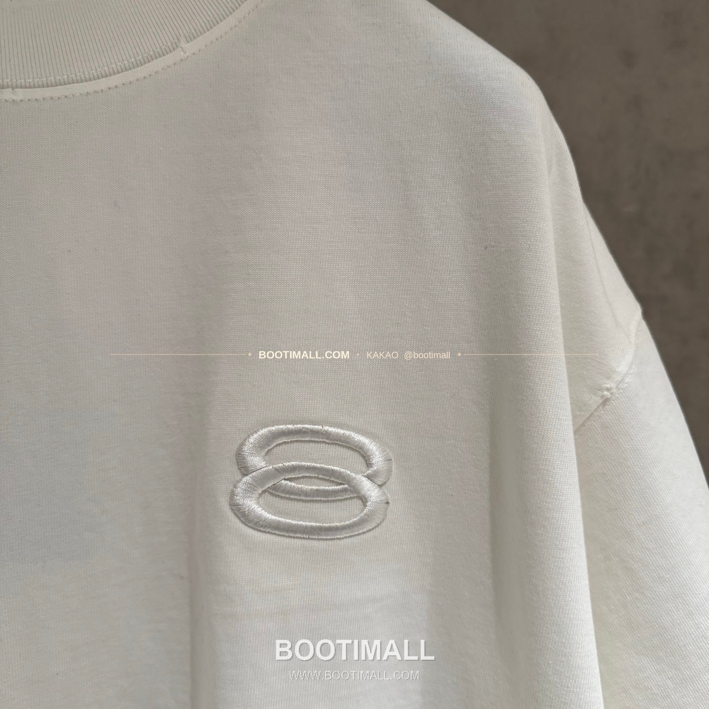 발렌시아가 2025SS 헤비코튼 자수 루즈핏 블랙 반팔 티셔츠 Balenciaga 2025 SS Heavy Cotton Embroidered Loose Fit Black T-Shirt K124 6