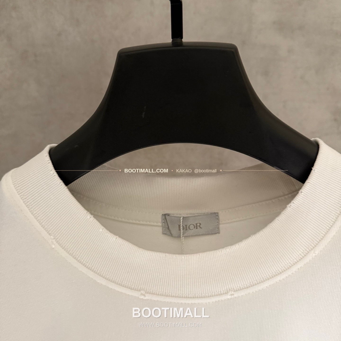 디올 2026SS 헤비코튼 입체자수 아플리케 루즈핏 블랙 반팔 티셔츠 Dior 2026 SS Heavy Cotton Embroidered Applique Loose Fit Black T-Shirt K188 5