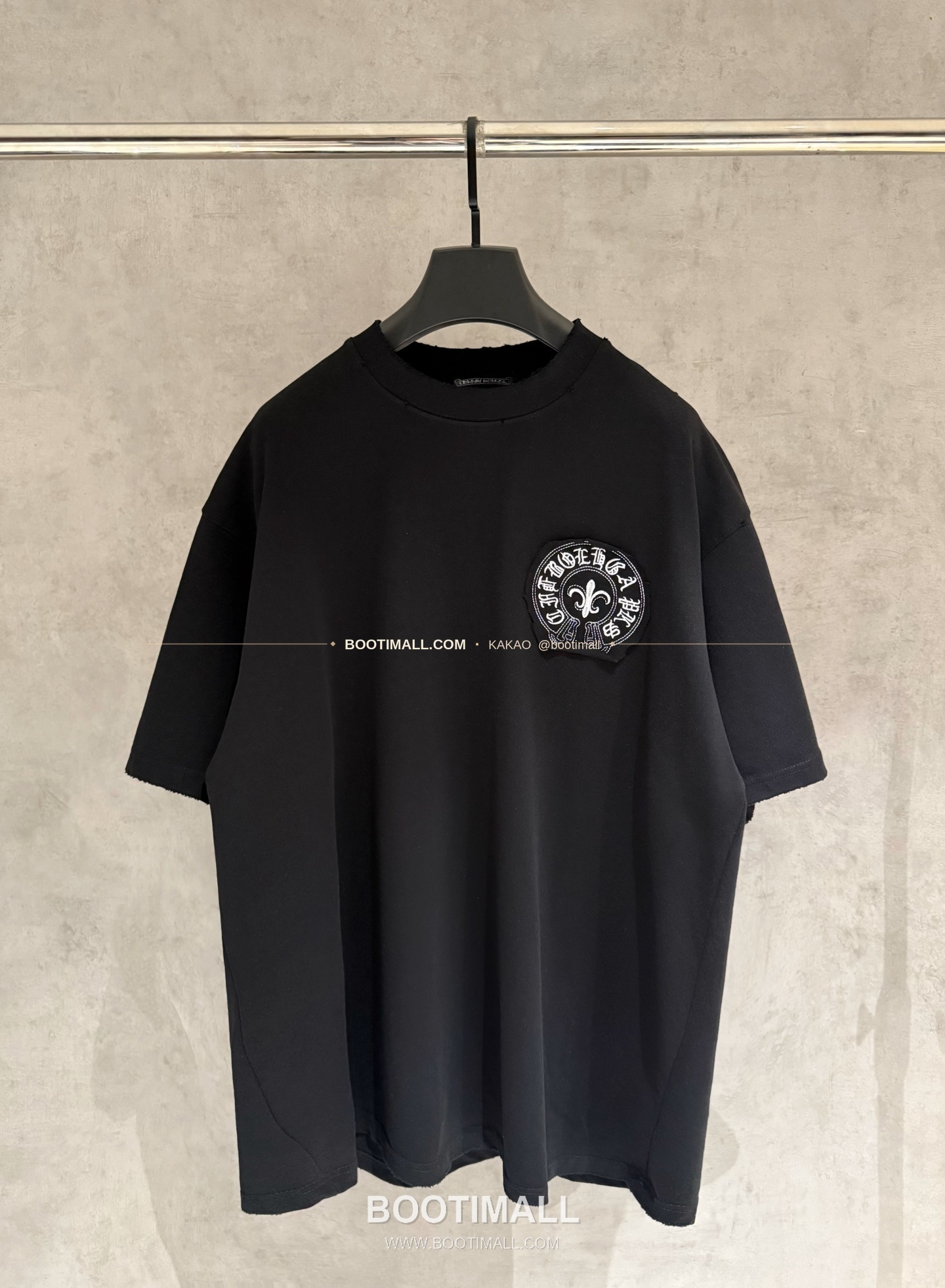 크롬하츠 2026SS 헤비코튼 자수 디스트로이드 루즈핏 블랙 반팔 티셔츠 Chrome Hearts 2026 SS Heavy Cotton Embroidered Distressed Loose Fit Black T-Shirt K216 1