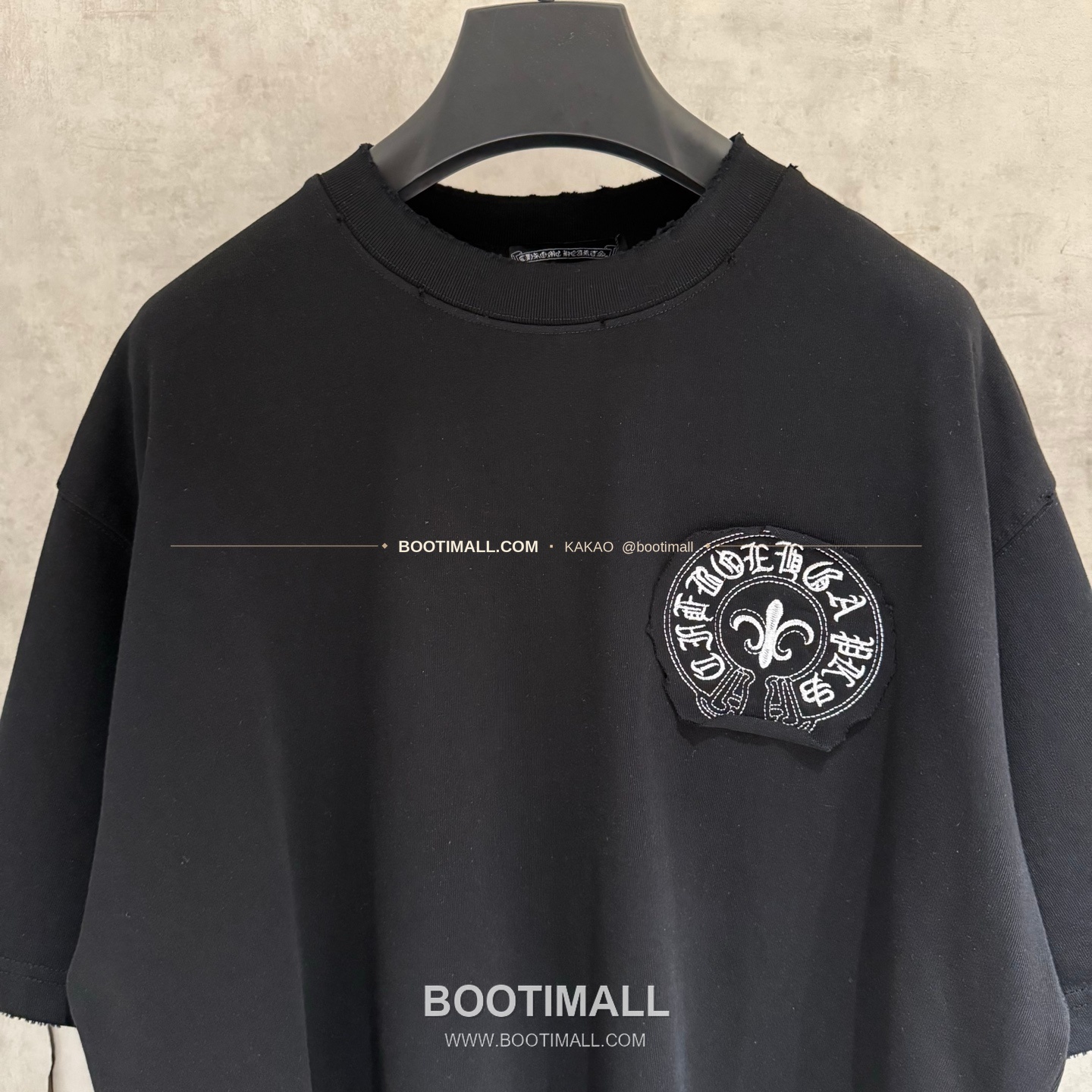 크롬하츠 2026SS 헤비코튼 자수 디스트로이드 루즈핏 블랙 반팔 티셔츠 Chrome Hearts 2026 SS Heavy Cotton Embroidered Distressed Loose Fit Black T-Shirt K216 3