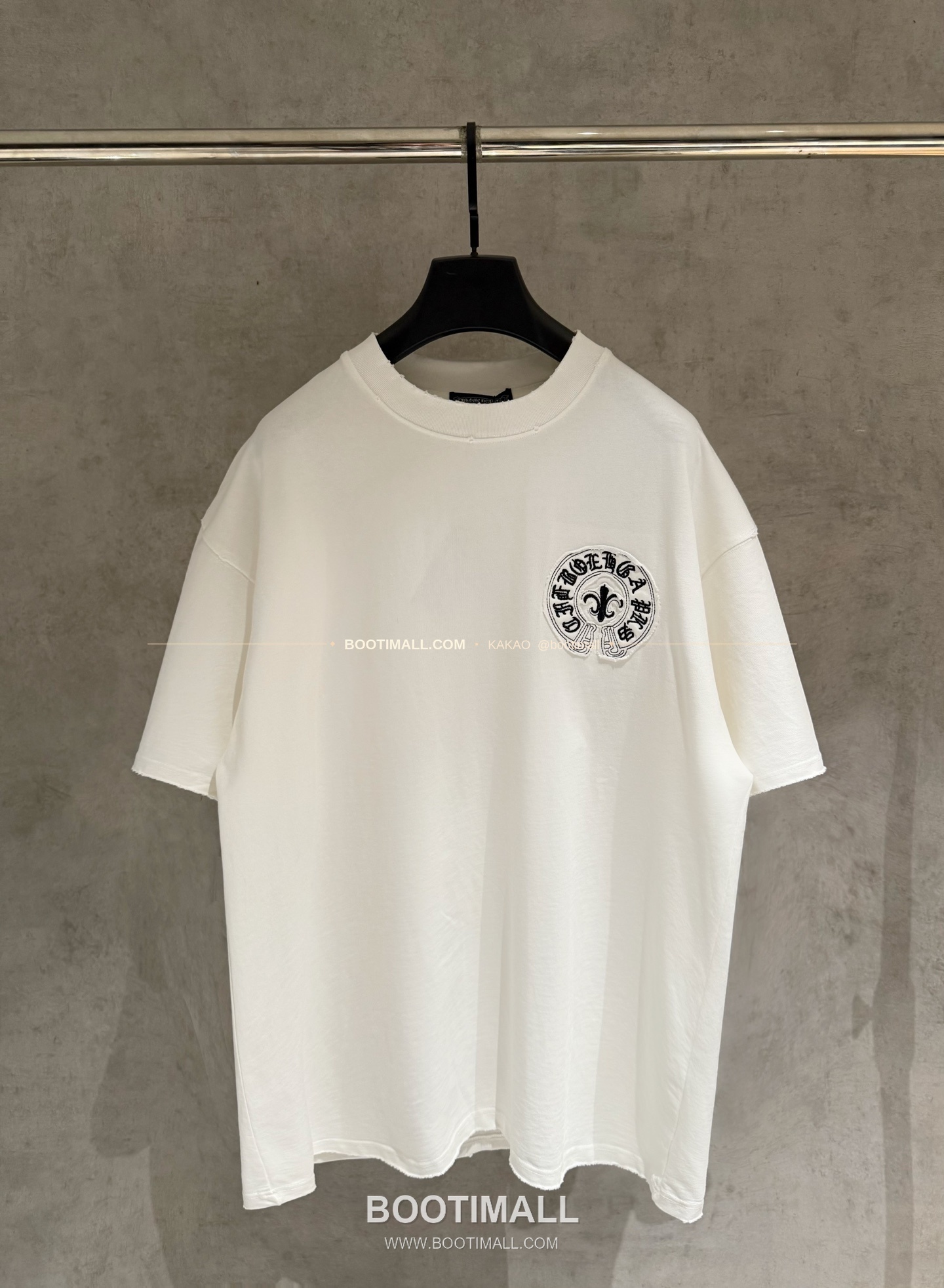 크롬하츠 2026SS 헤비코튼 자수 디스트로이드 루즈핏 블랙 반팔 티셔츠 Chrome Hearts 2026 SS Heavy Cotton Embroidered Distressed Loose Fit Black T-Shirt K216 1