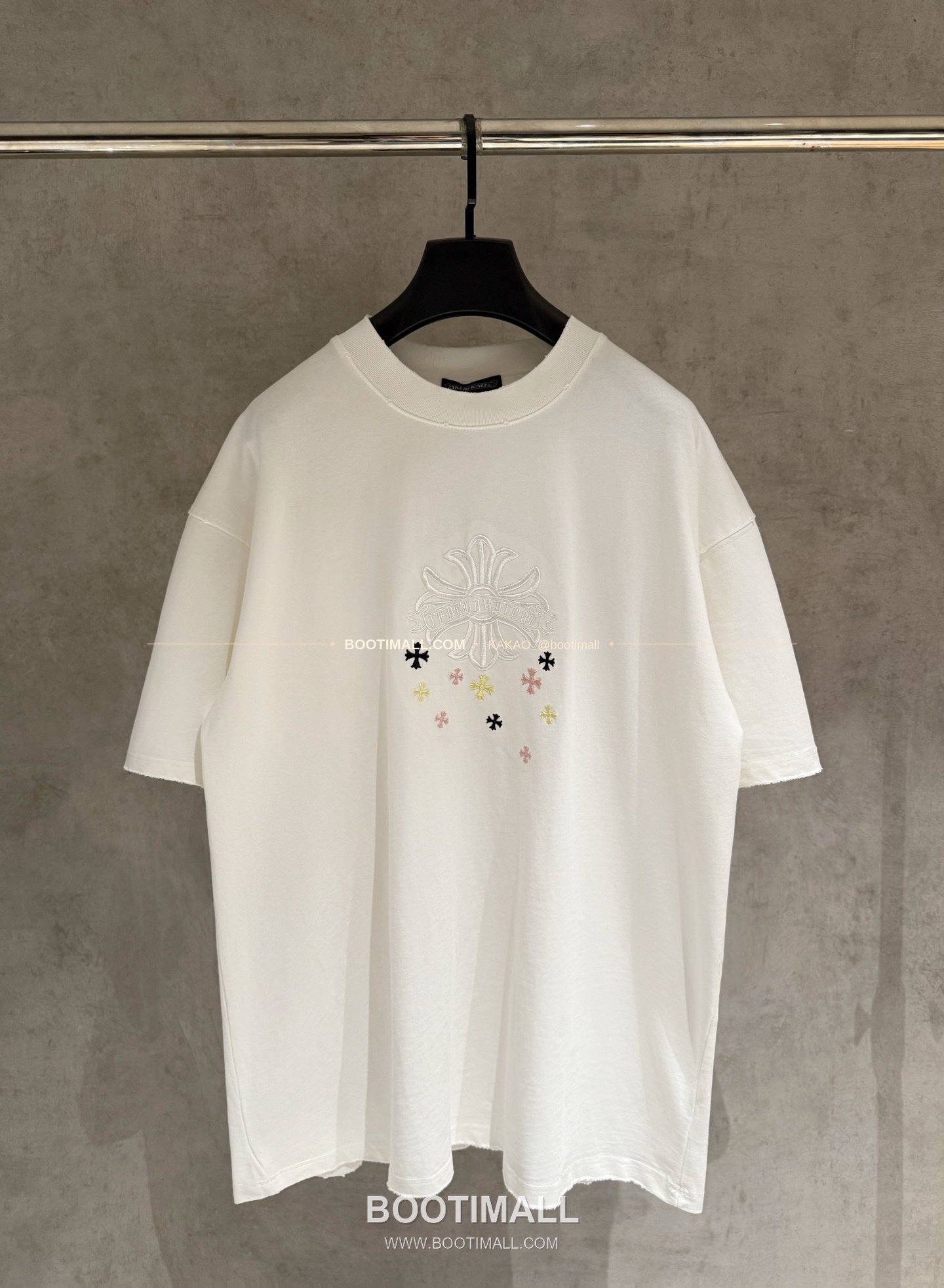 크롬하츠 2026SS 헤비코튼 자수 디스트로이드 루즈핏 블랙 반팔 티셔츠 Chrome Hearts 2026 SS Heavy Cotton Embroidered Distressed Loose Fit Black T-Shirt K192 1