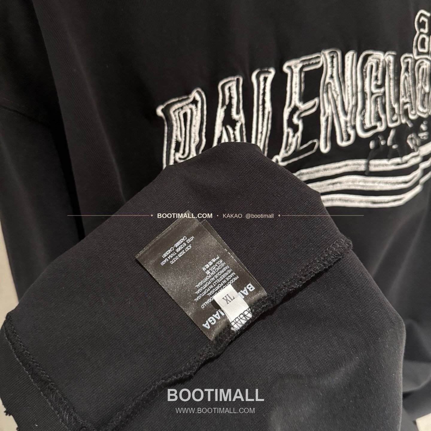 발렌시아가 2025SS 헤비코튼 자수 루즈핏 블랙 반팔 티셔츠 Balenciaga 2025 SS Heavy Cotton Embroidered Loose Fit Black T-Shirt K224 8