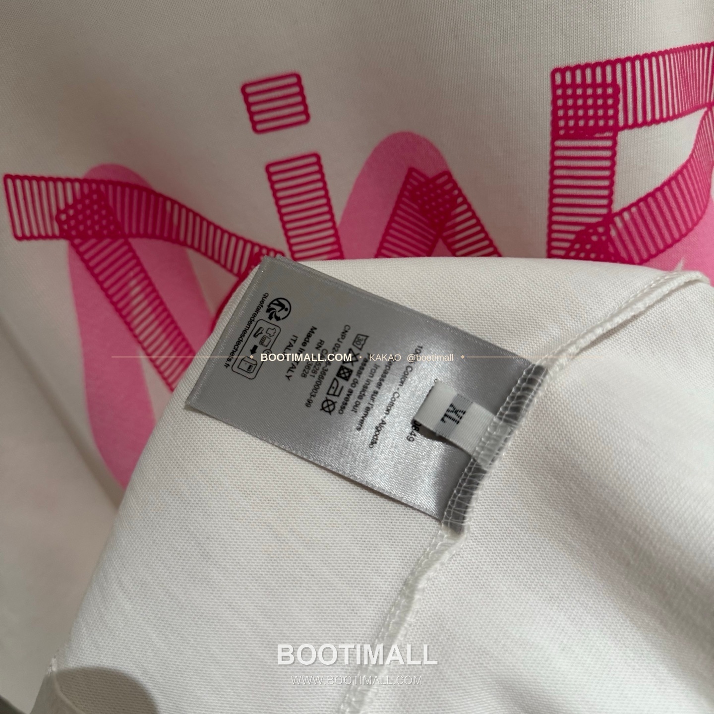 디올 2026SS 헤비코튼 입체자수 아플리케 루즈핏 블랙 반팔 티셔츠 Dior 2026 SS Heavy Cotton Embroidered Applique Loose Fit Black T-Shirt K227 7