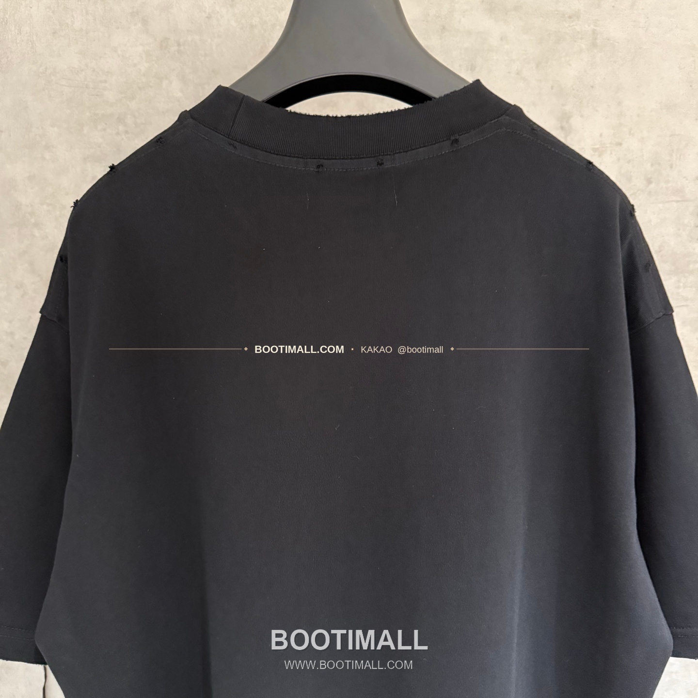 메종마르지엘라 MM6 2026SS 헤비코튼 디스트로이드 루즈핏 블랙 반팔 티셔츠 Maison Margiela MM6 2026 SS Heavy Cotton Distressed Loose Fit Black T-Shirt K232 4