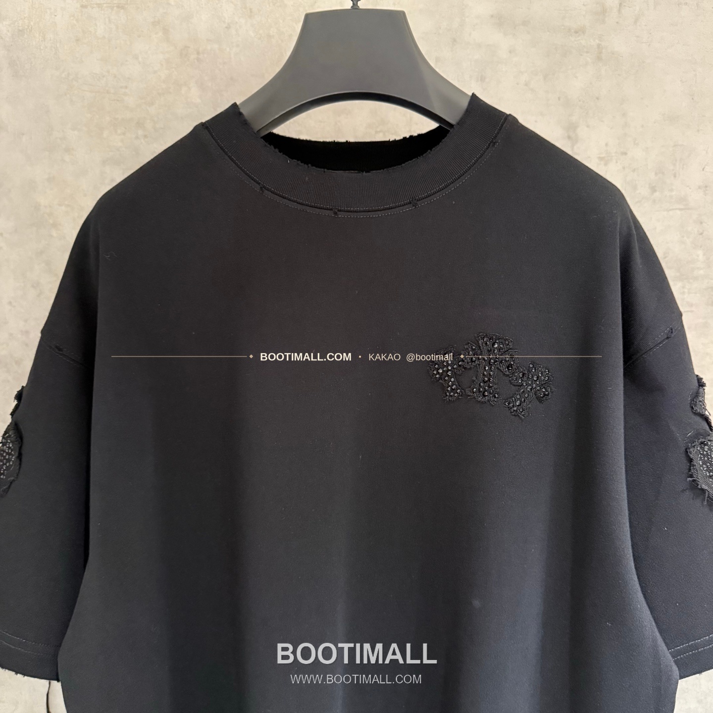 크롬하츠 2026SS 헤비코튼 핫픽스 자수 아플리케 루즈핏 블랙 반팔 티셔츠 Chrome Hearts 2026 SS Heavy Cotton Hotfix Embroidered Applique Loose Fit Black T-Shirt K207 3