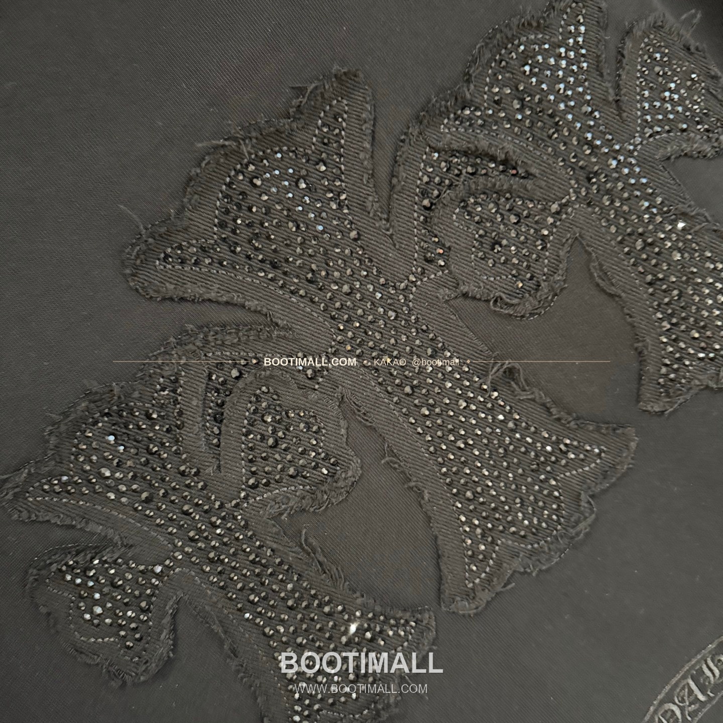 크롬하츠 2026SS 헤비코튼 핫픽스 자수 아플리케 루즈핏 블랙 반팔 티셔츠 Chrome Hearts 2026 SS Heavy Cotton Hotfix Embroidered Applique Loose Fit Black T-Shirt K207 7