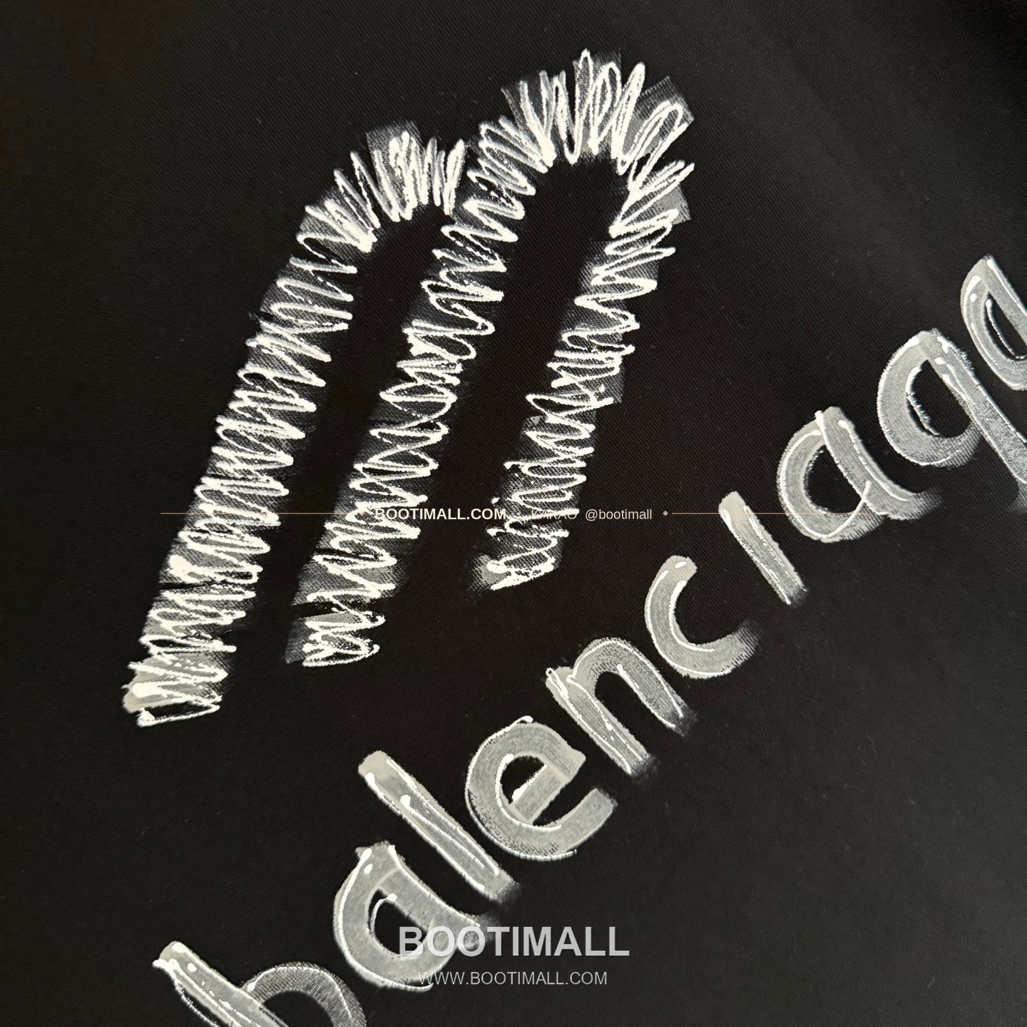 발렌시아가 2025SS 헤비코튼 자수 루즈핏 블랙 반팔 티셔츠 Balenciaga 2025 SS Heavy Cotton Embroidered Loose Fit Black T-Shirt K237 7