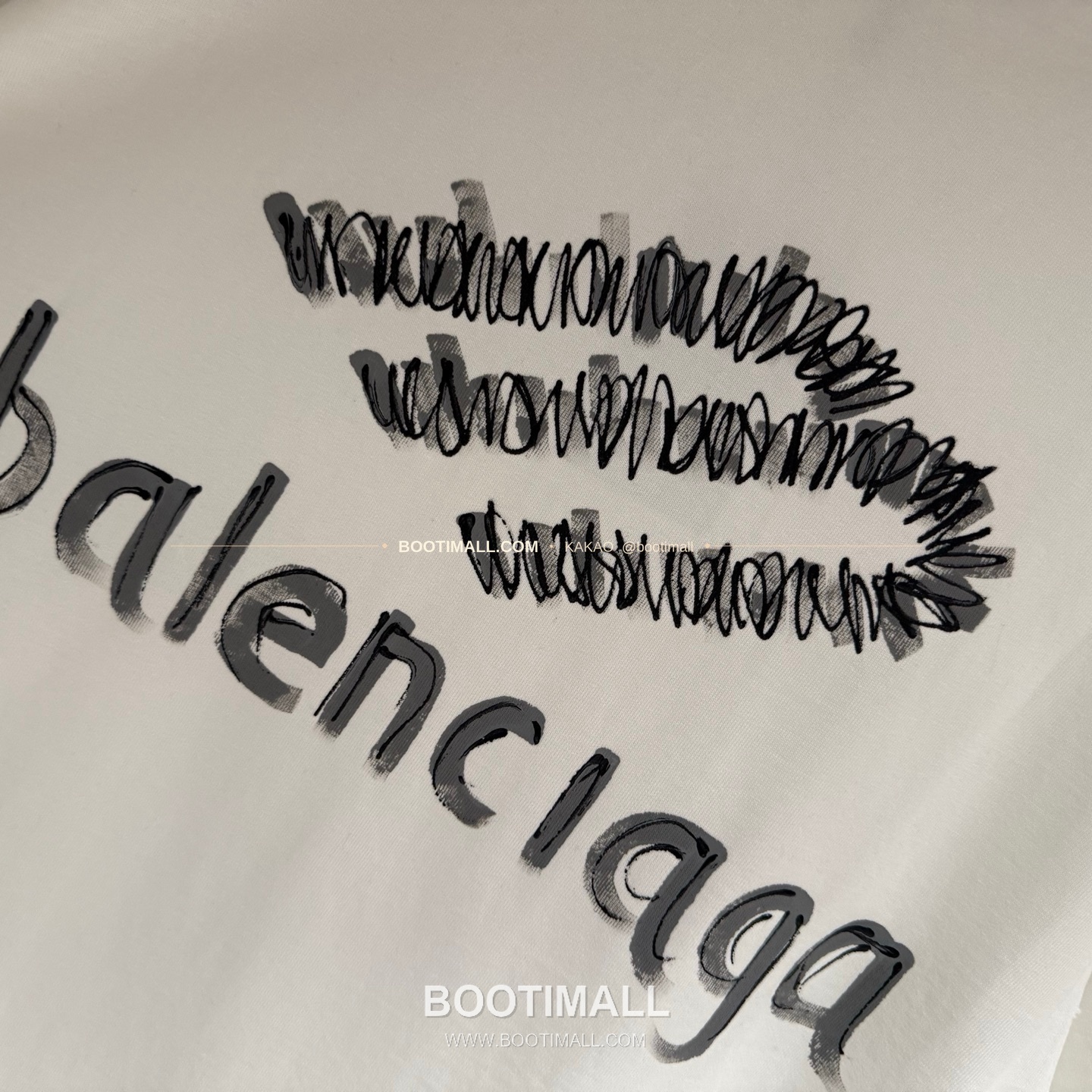 발렌시아가 2025SS 헤비코튼 자수 루즈핏 블랙 반팔 티셔츠 Balenciaga 2025 SS Heavy Cotton Embroidered Loose Fit Black T-Shirt K237 7