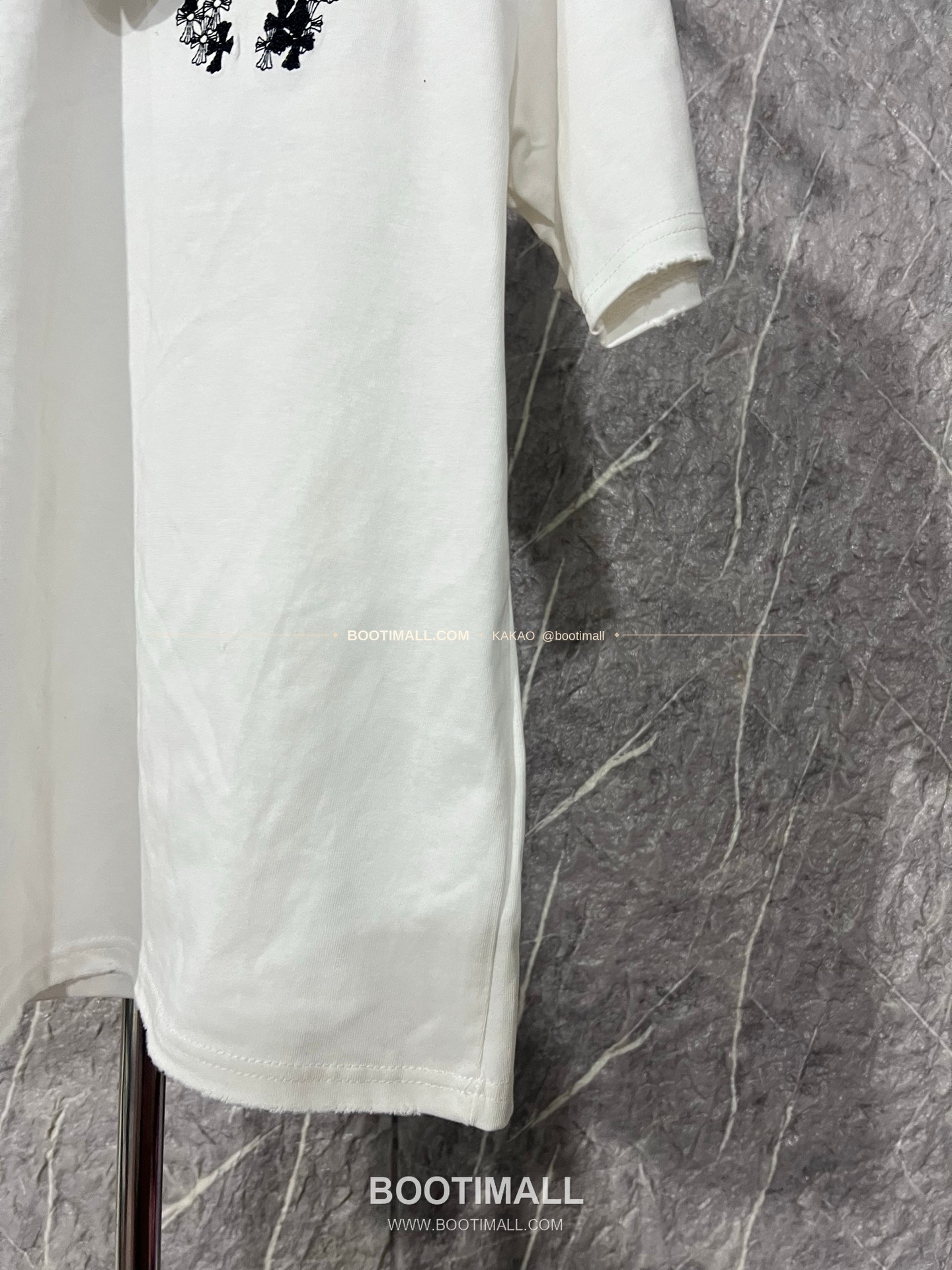 크롬하츠 헤비코튼 자수 디스트로이드 루즈핏 블랙 반팔 티셔츠 Chrome Hearts Heavy Cotton Embroidered Distressed Loose Fit Black T-Shirt CH006 5