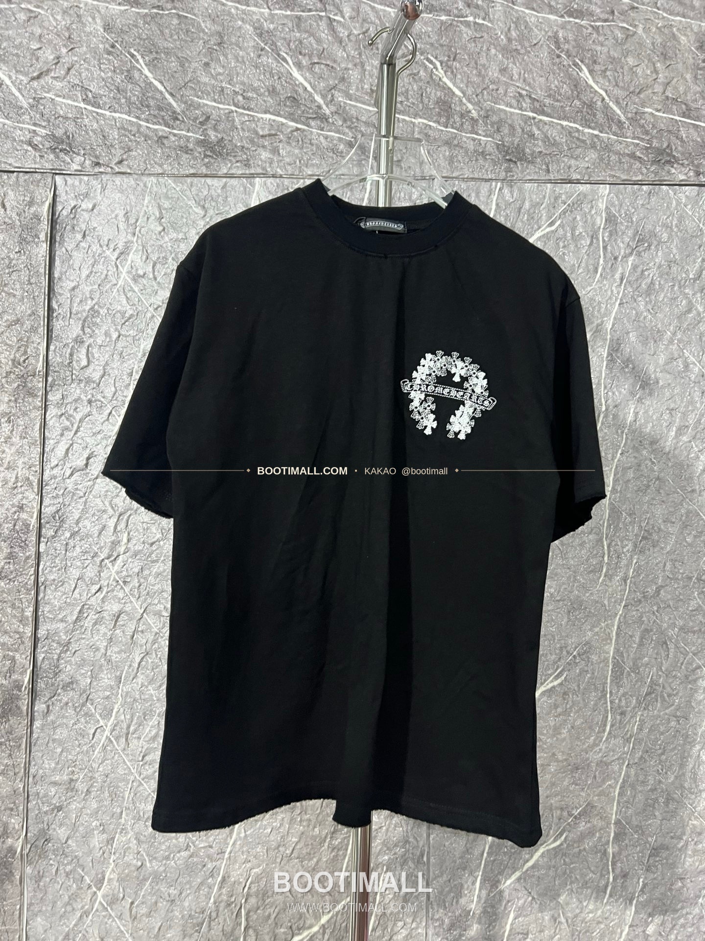크롬하츠 헤비코튼 자수 디스트로이드 루즈핏 블랙 반팔 티셔츠 Chrome Hearts Heavy Cotton Embroidered Distressed Loose Fit Black T-Shirt CH006 1