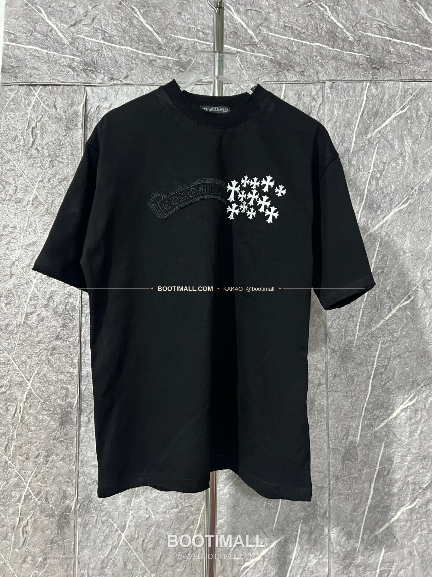 크롬하츠 헤비코튼 자수 디스트로이드 루즈핏 블랙 반팔 티셔츠 Chrome Hearts Heavy Cotton Embroidered Distressed Loose Fit Black T-Shirt CH005 1