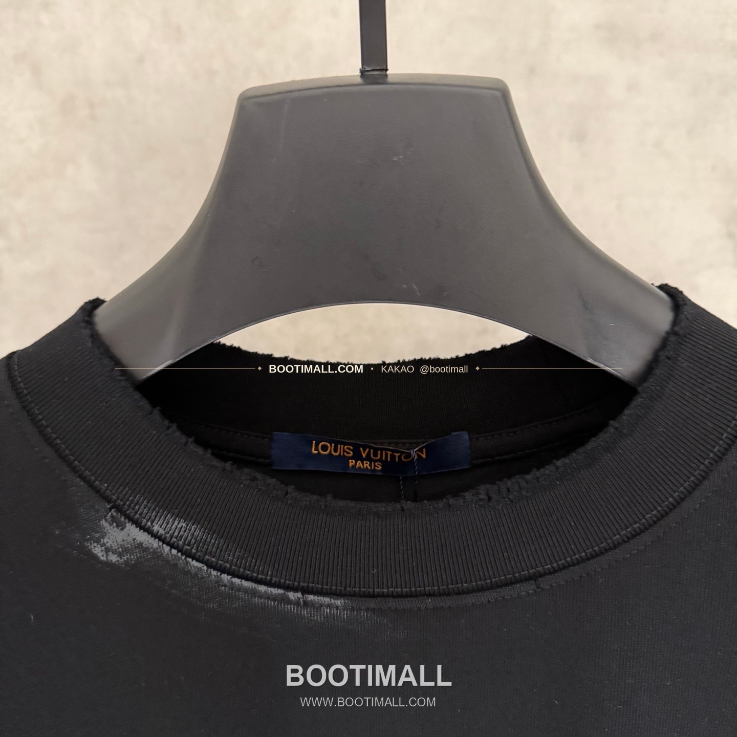 루이비통 2026SS 헤비코튼 핸드페인팅 디스트로이드 루즈핏 블랙 반팔 티셔츠 Louis Vuitton 2026 SS Heavy Cotton Hand Painted Distressed Loose Fit Black T-Shirt K601 5