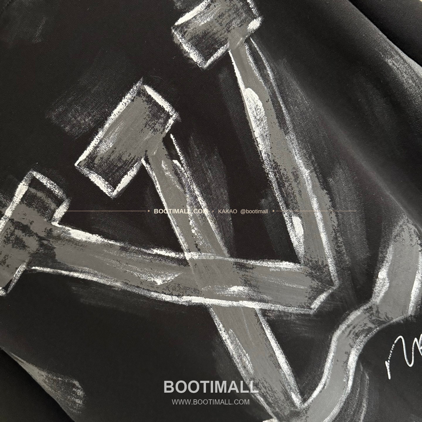 루이비통 2026SS 헤비코튼 핸드페인팅 디스트로이드 루즈핏 블랙 반팔 티셔츠 Louis Vuitton 2026 SS Heavy Cotton Hand Painted Distressed Loose Fit Black T-Shirt K601 7