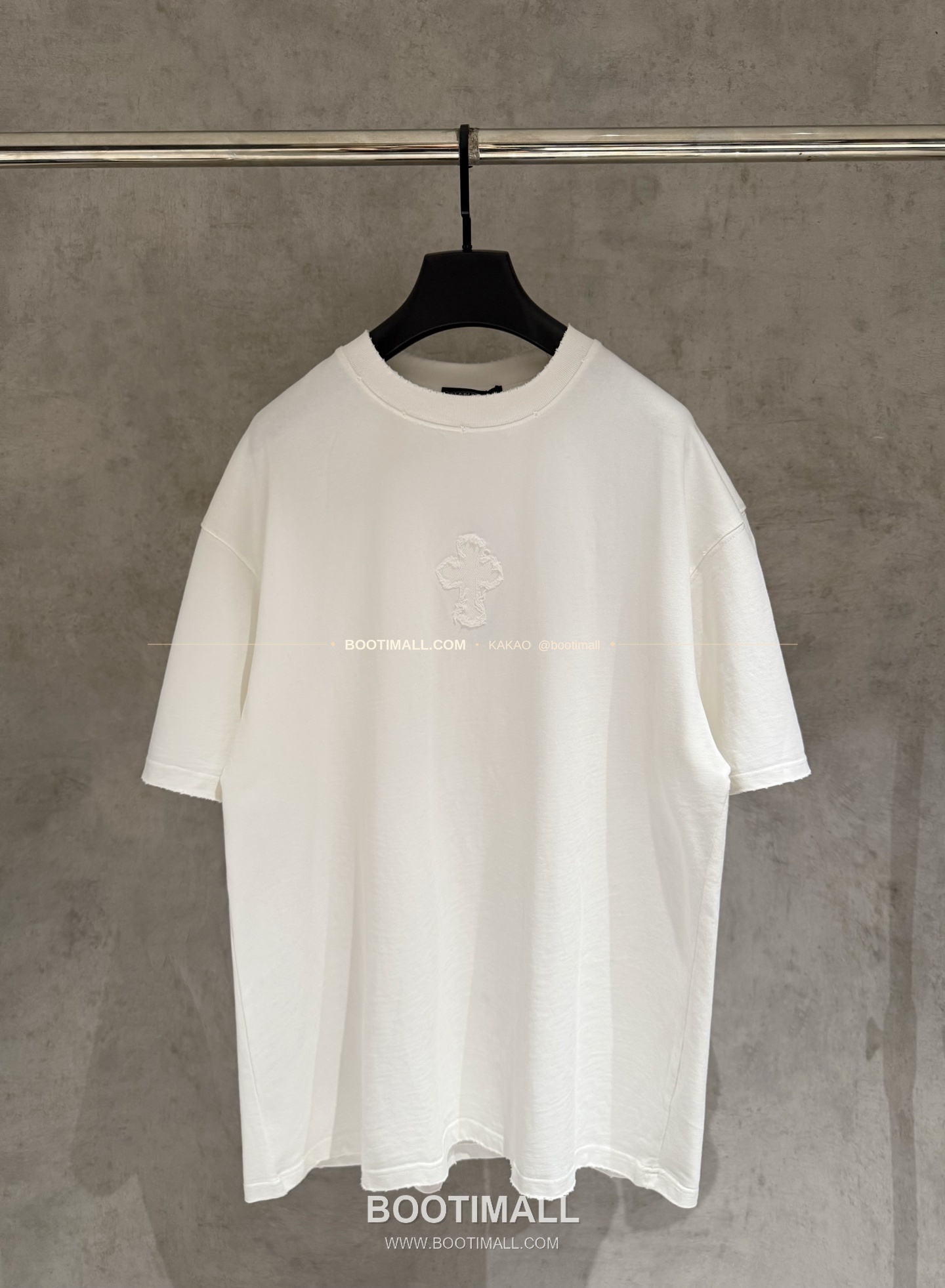 크롬하츠 2026SS 헤비코튼 자수 디스트로이드 루즈핏 블랙 반팔 티셔츠 Chrome Hearts 2026 SS Heavy Cotton Embroidered Distressed Loose Fit Black T-Shirt K209 1