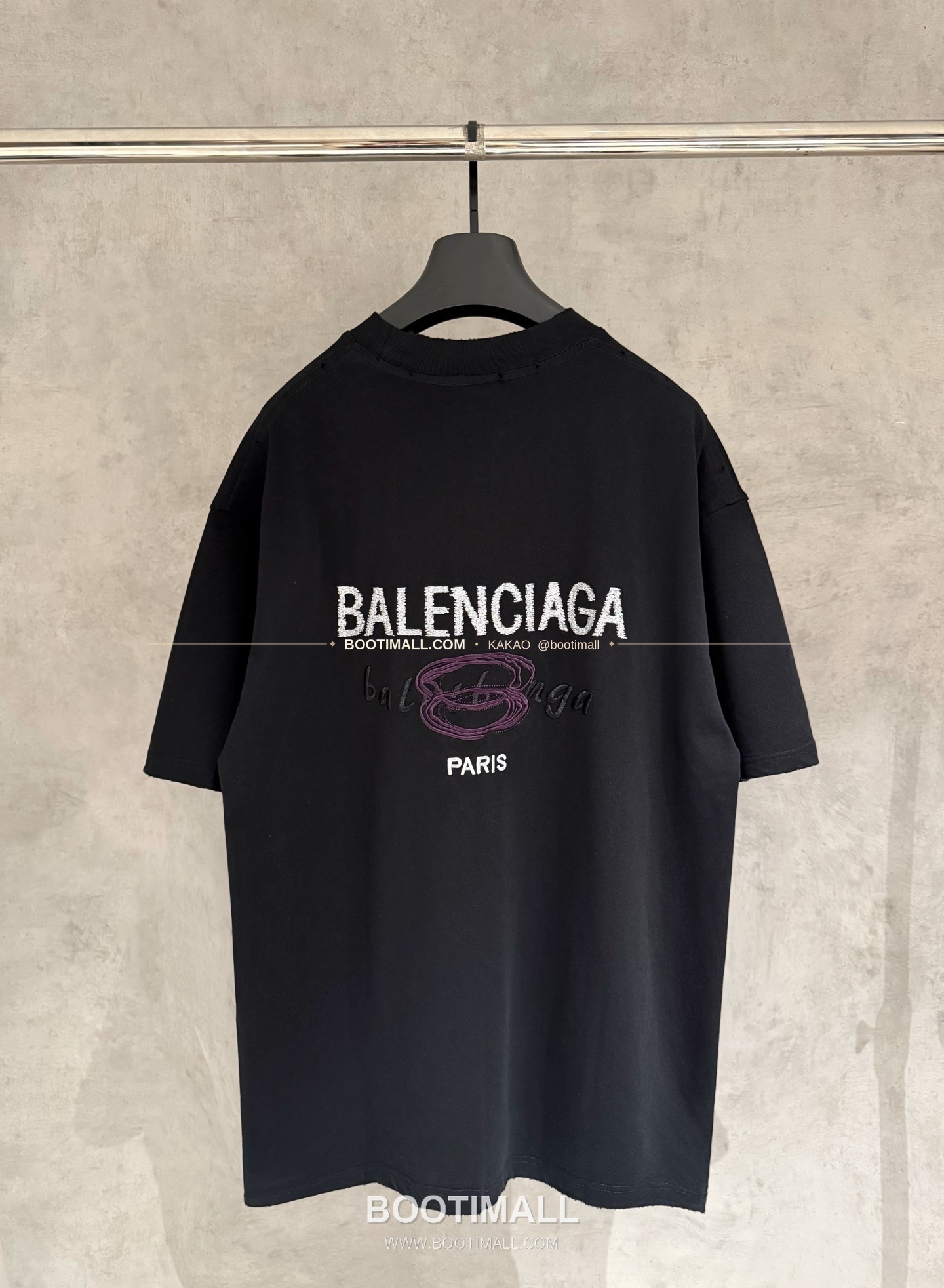 발렌시아가 2025SS 헤비코튼 자수 루즈핏 블랙 반팔 티셔츠 Balenciaga 2025 SS Heavy Cotton Embroidered Loose Fit Black T-Shirt K234 2