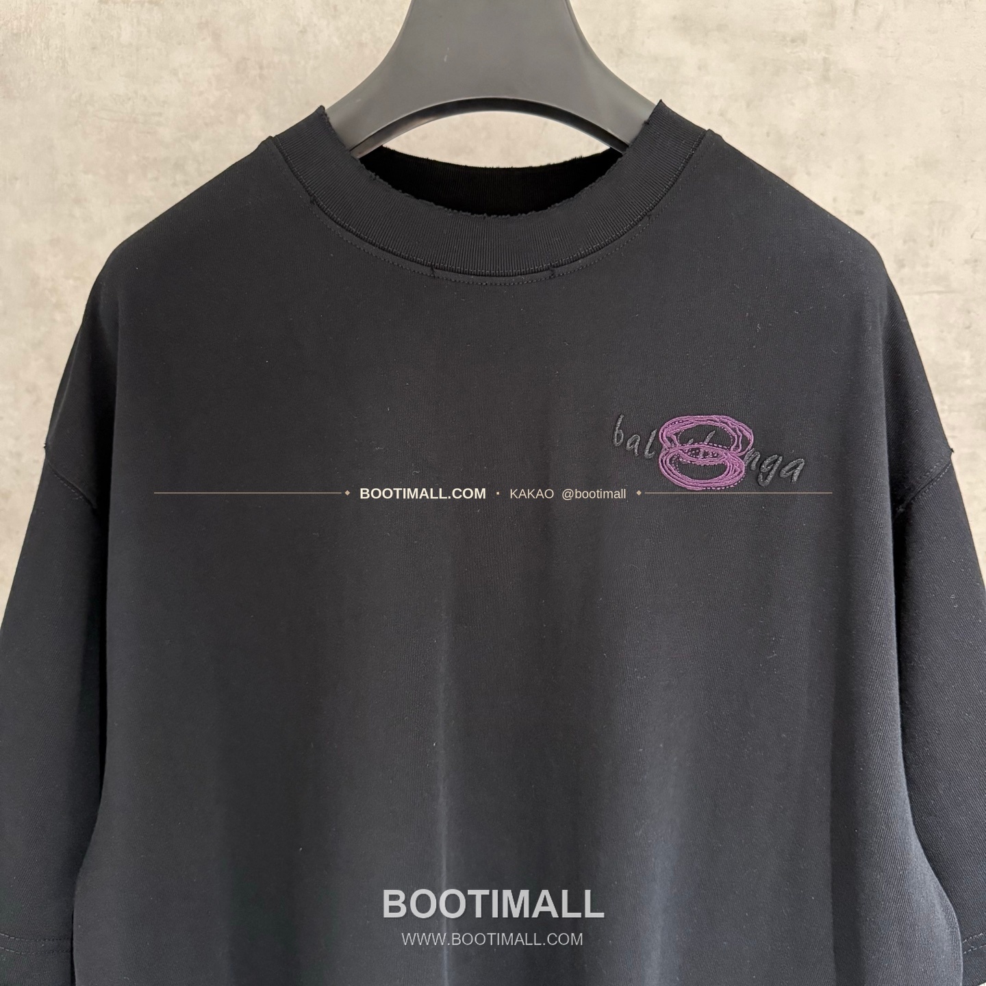 발렌시아가 2025SS 헤비코튼 자수 루즈핏 블랙 반팔 티셔츠 Balenciaga 2025 SS Heavy Cotton Embroidered Loose Fit Black T-Shirt K234 3