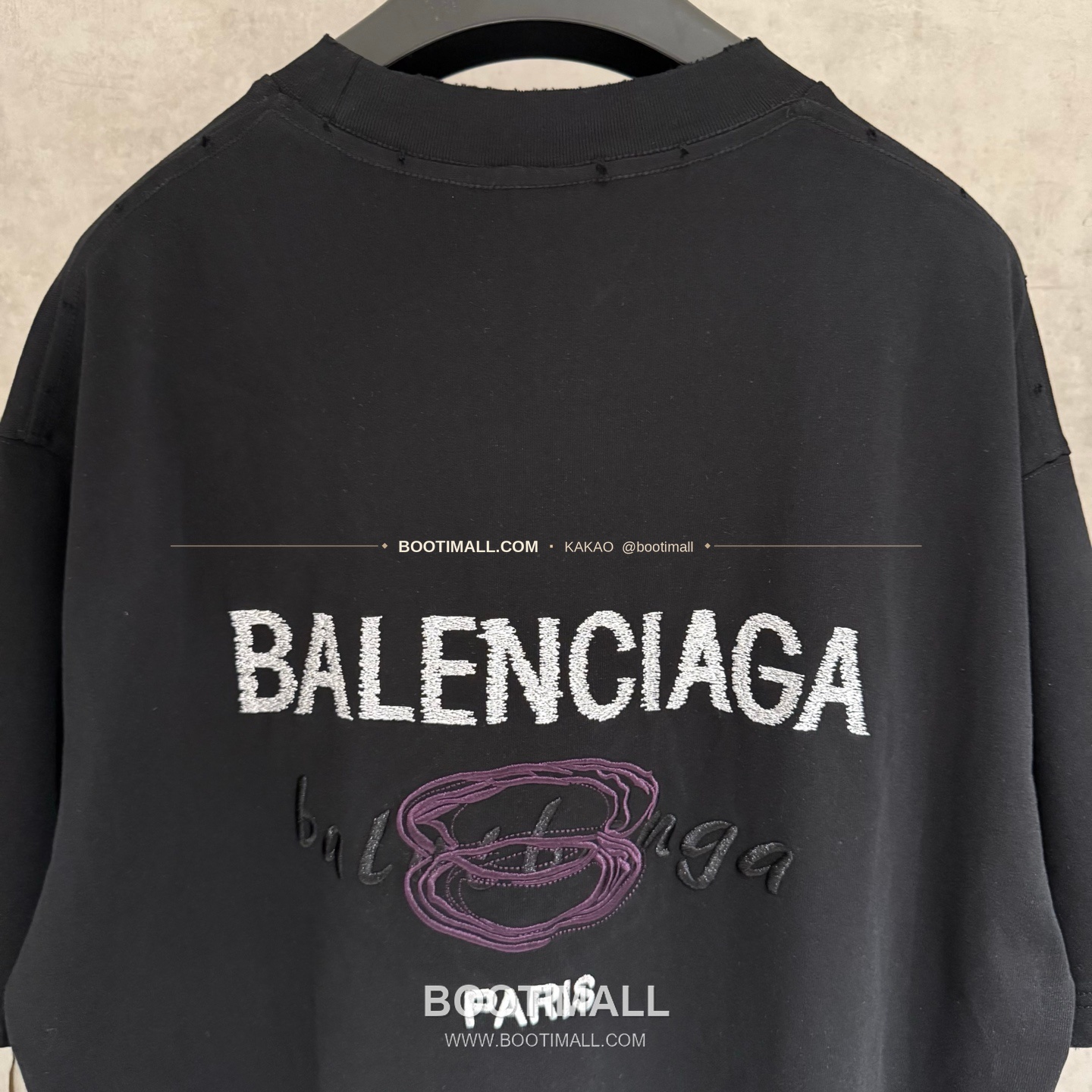 발렌시아가 2025SS 헤비코튼 자수 루즈핏 블랙 반팔 티셔츠 Balenciaga 2025 SS Heavy Cotton Embroidered Loose Fit Black T-Shirt K234 4