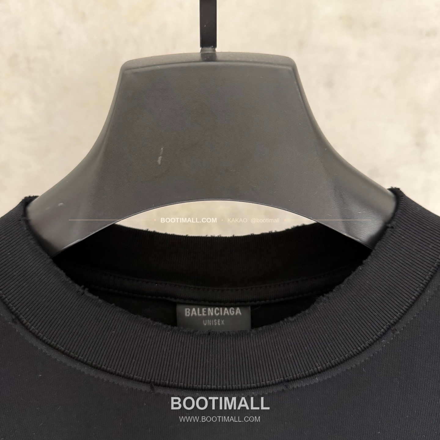 발렌시아가 2025SS 헤비코튼 자수 루즈핏 블랙 반팔 티셔츠 Balenciaga 2025 SS Heavy Cotton Embroidered Loose Fit Black T-Shirt K234 5