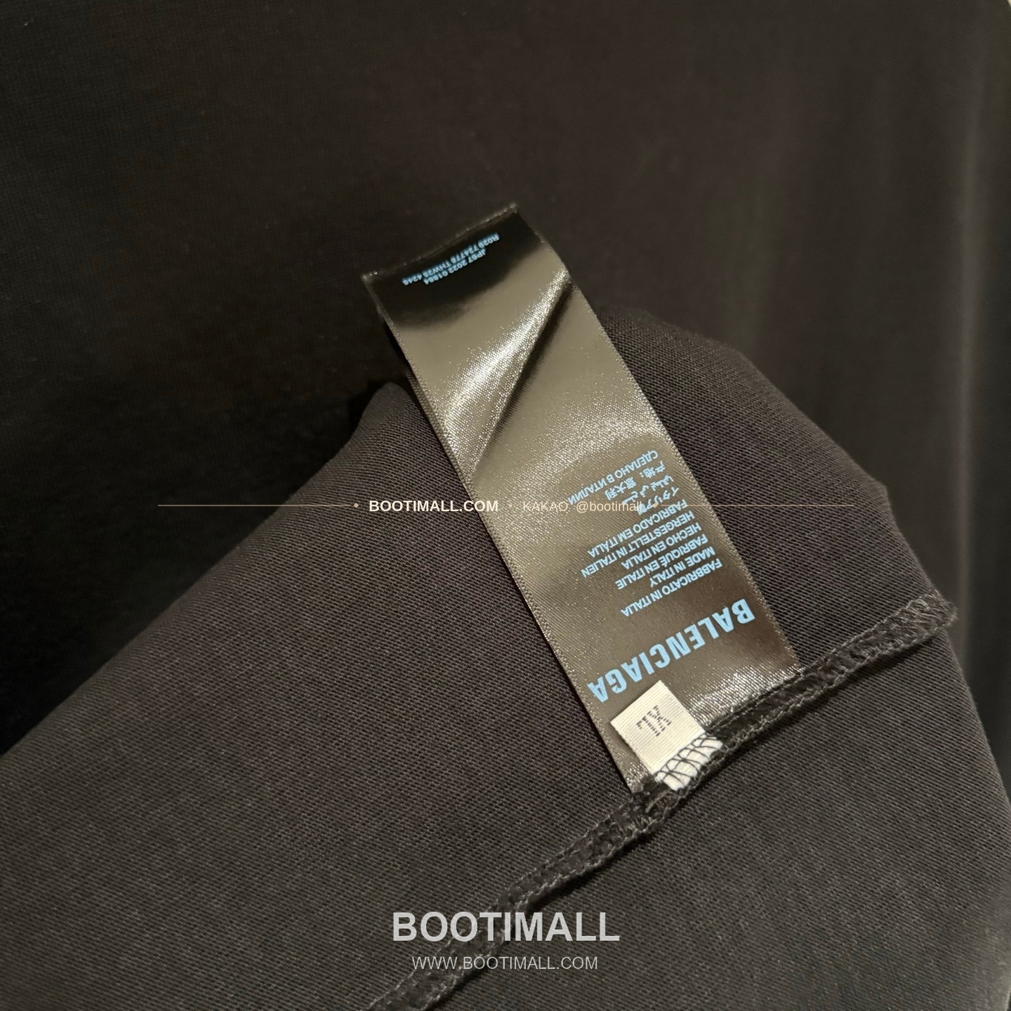 발렌시아가 2025SS 헤비코튼 자수 루즈핏 블랙 반팔 티셔츠 Balenciaga 2025 SS Heavy Cotton Embroidered Loose Fit Black T-Shirt K234 8