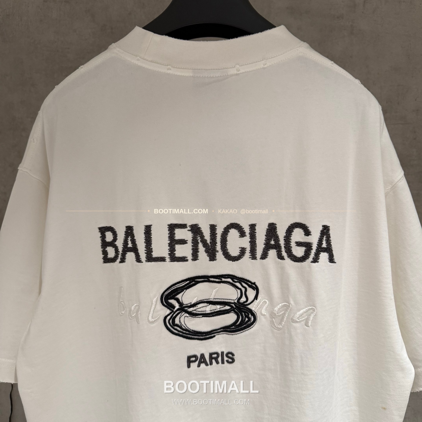 발렌시아가 2025SS 헤비코튼 자수 루즈핏 블랙 반팔 티셔츠 Balenciaga 2025 SS Heavy Cotton Embroidered Loose Fit Black T-Shirt K234 4