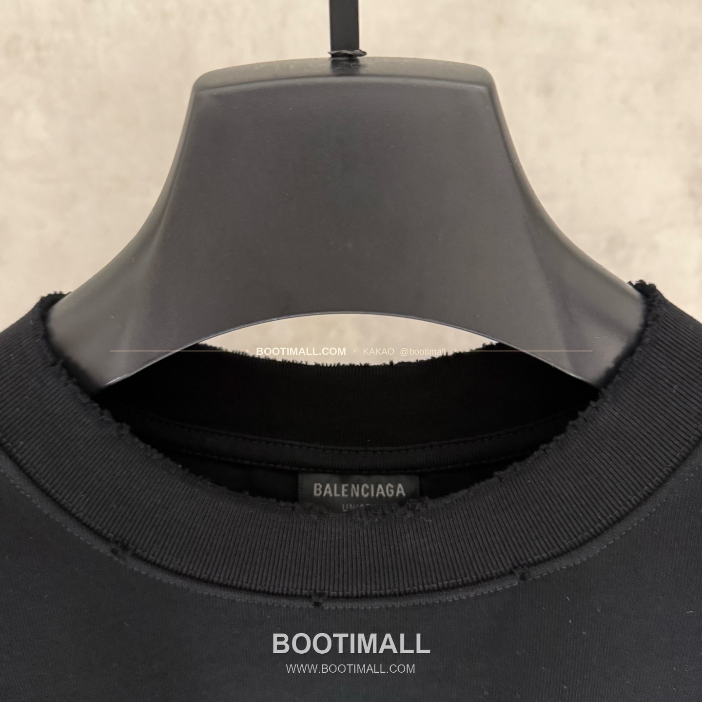 발렌시아가 2025SS 헤비코튼 자수 루즈핏 블랙 반팔 티셔츠 Balenciaga 2025 SS Heavy Cotton Embroidered Loose Fit Black T-Shirt K228 5