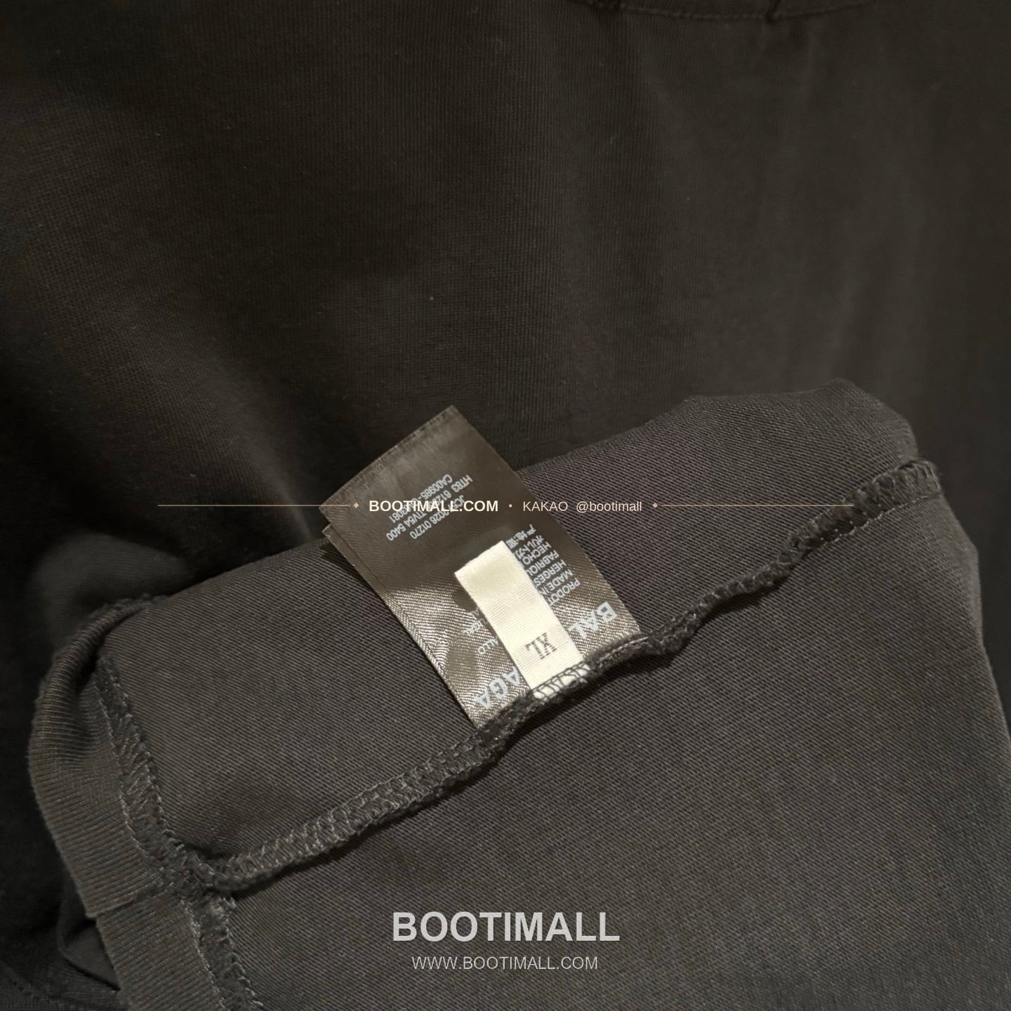 발렌시아가 2025SS 헤비코튼 자수 루즈핏 블랙 반팔 티셔츠 Balenciaga 2025 SS Heavy Cotton Embroidered Loose Fit Black T-Shirt K228 7