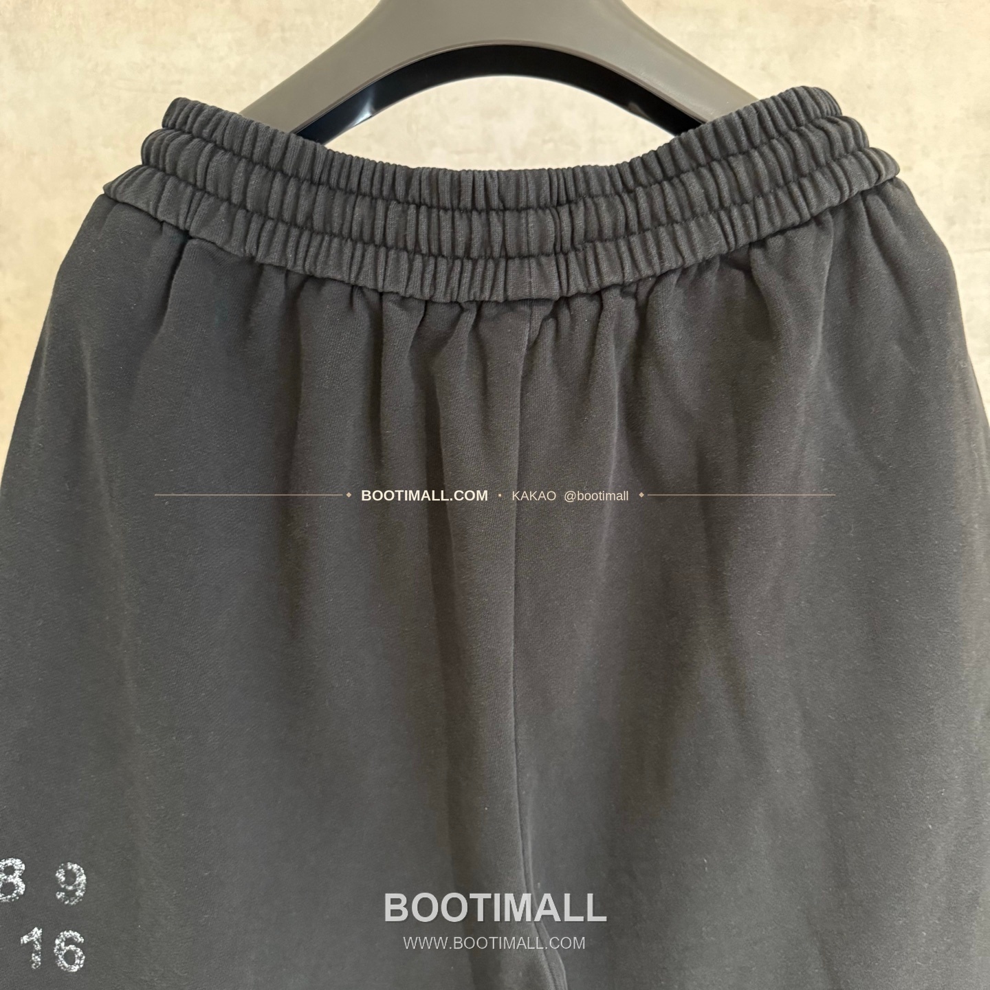메종마르지엘라 2026SS 헤비코튼 루즈핏 블랙 쇼츠 Maison Margiela 2026 SS Heavy Cotton Loose Fit Black Shorts D115 4