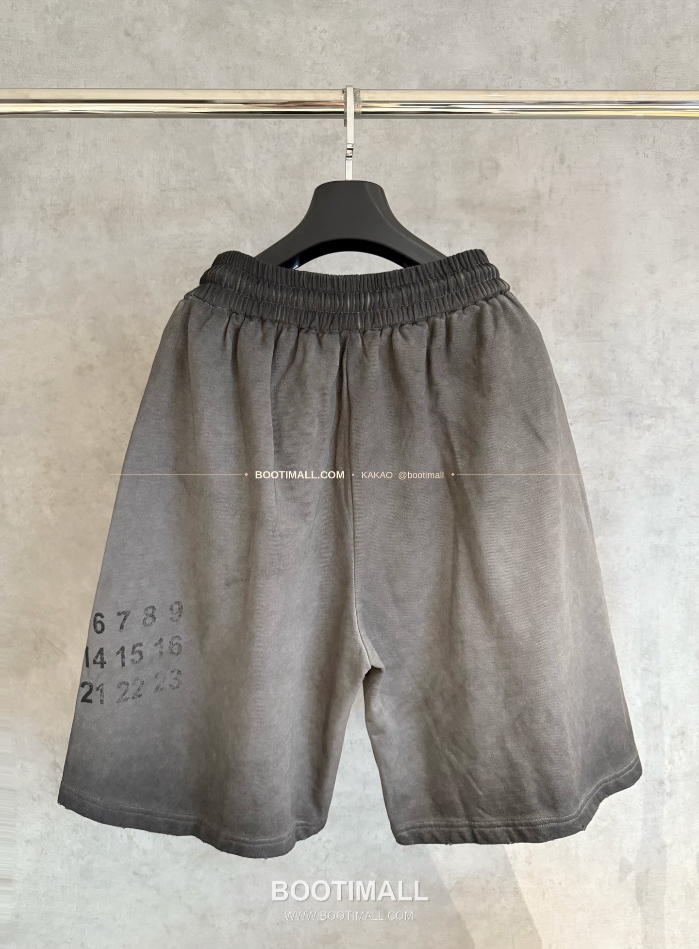 메종마르지엘라 2026SS 헤비코튼 루즈핏 블랙 쇼츠 Maison Margiela 2026 SS Heavy Cotton Loose Fit Black Shorts D115 2