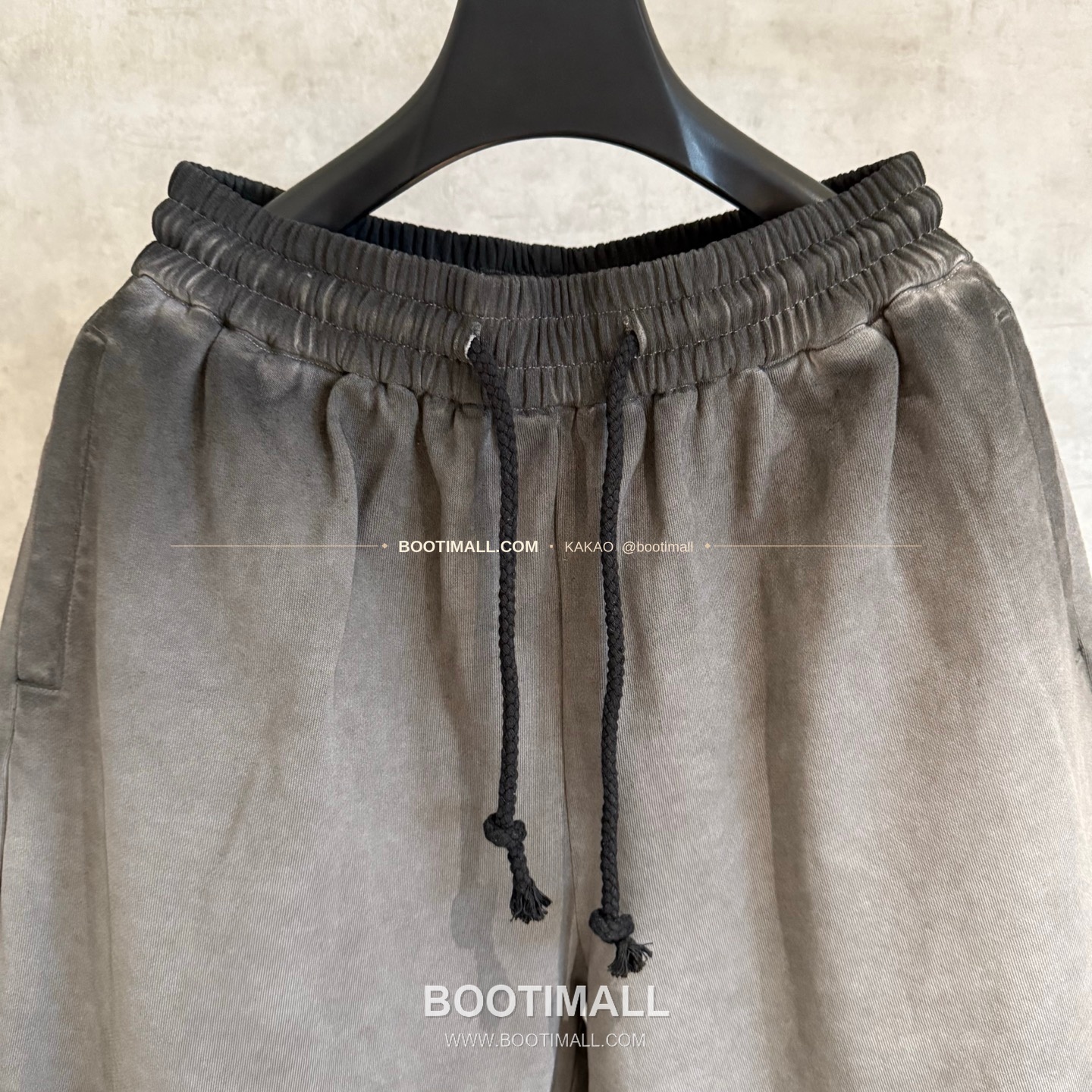 메종마르지엘라 2026SS 헤비코튼 루즈핏 블랙 쇼츠 Maison Margiela 2026 SS Heavy Cotton Loose Fit Black Shorts D115 3