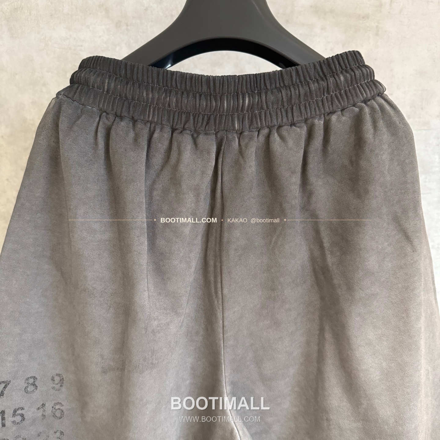 메종마르지엘라 2026SS 헤비코튼 루즈핏 블랙 쇼츠 Maison Margiela 2026 SS Heavy Cotton Loose Fit Black Shorts D115 4